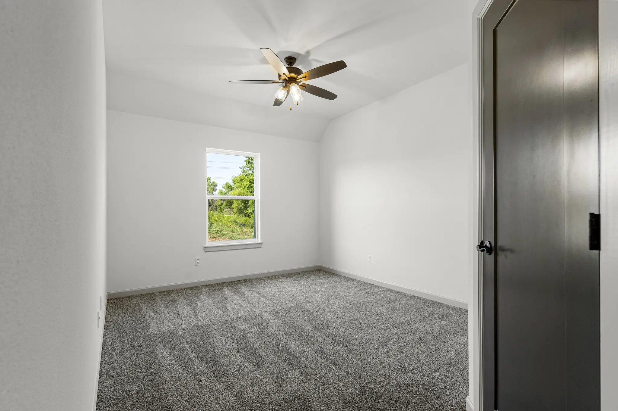 Juniper - Interior Photo 39