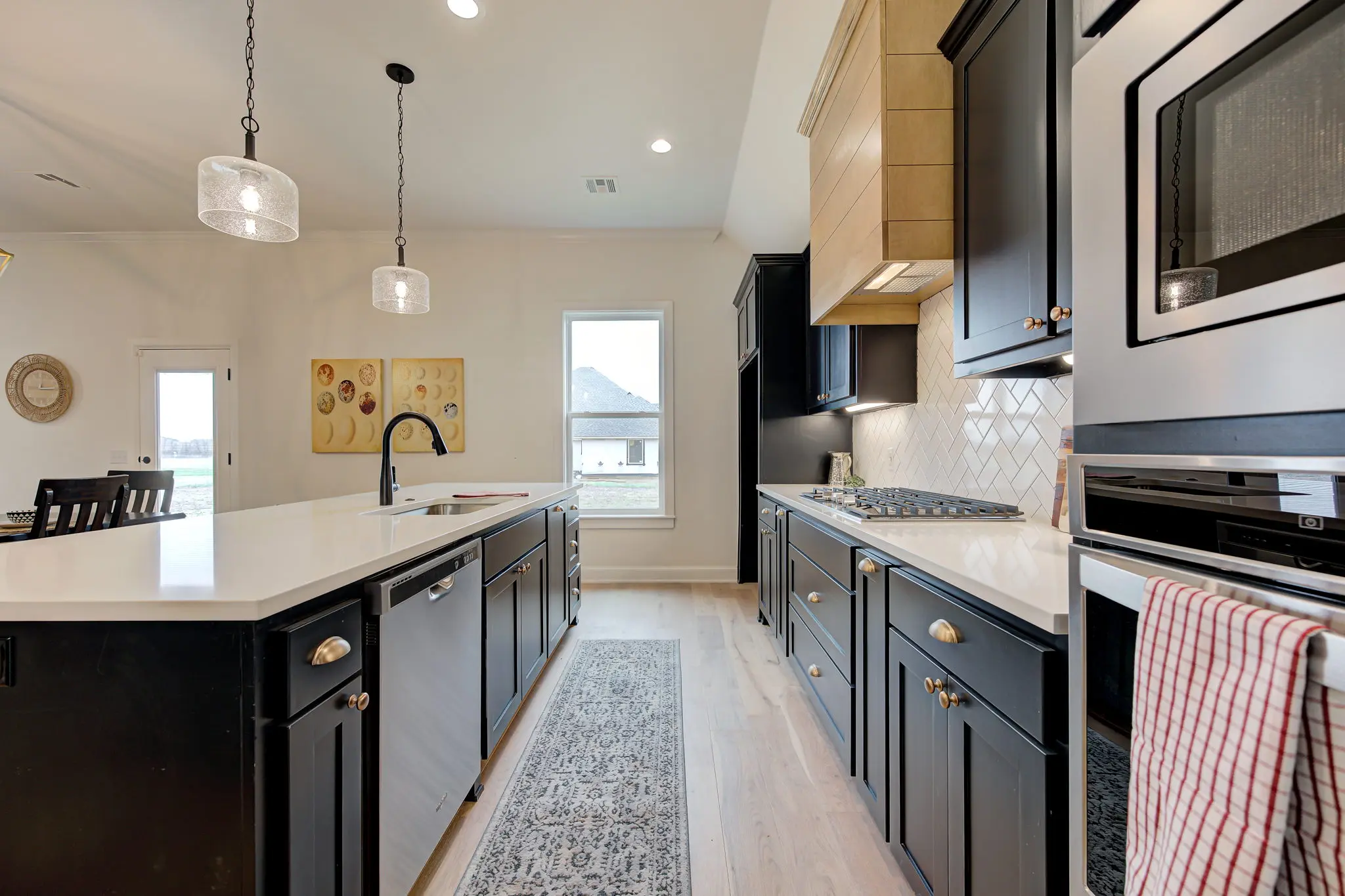 Cape Anne - Interior Photo 16