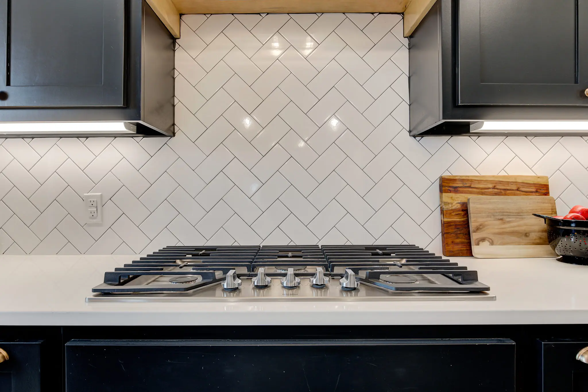 Cape Anne - Interior Photo 17