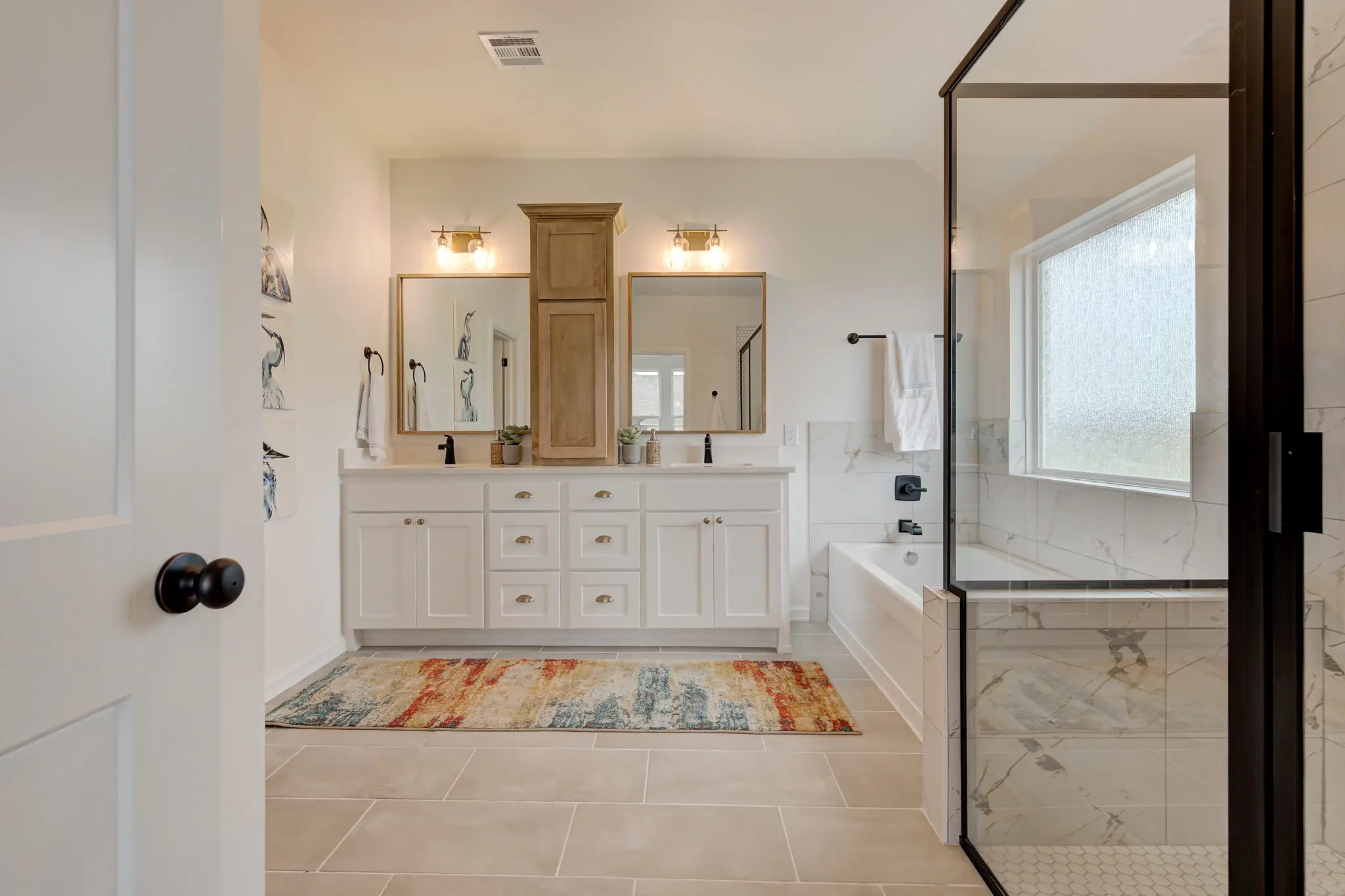 Cape Anne - Interior Photo 23