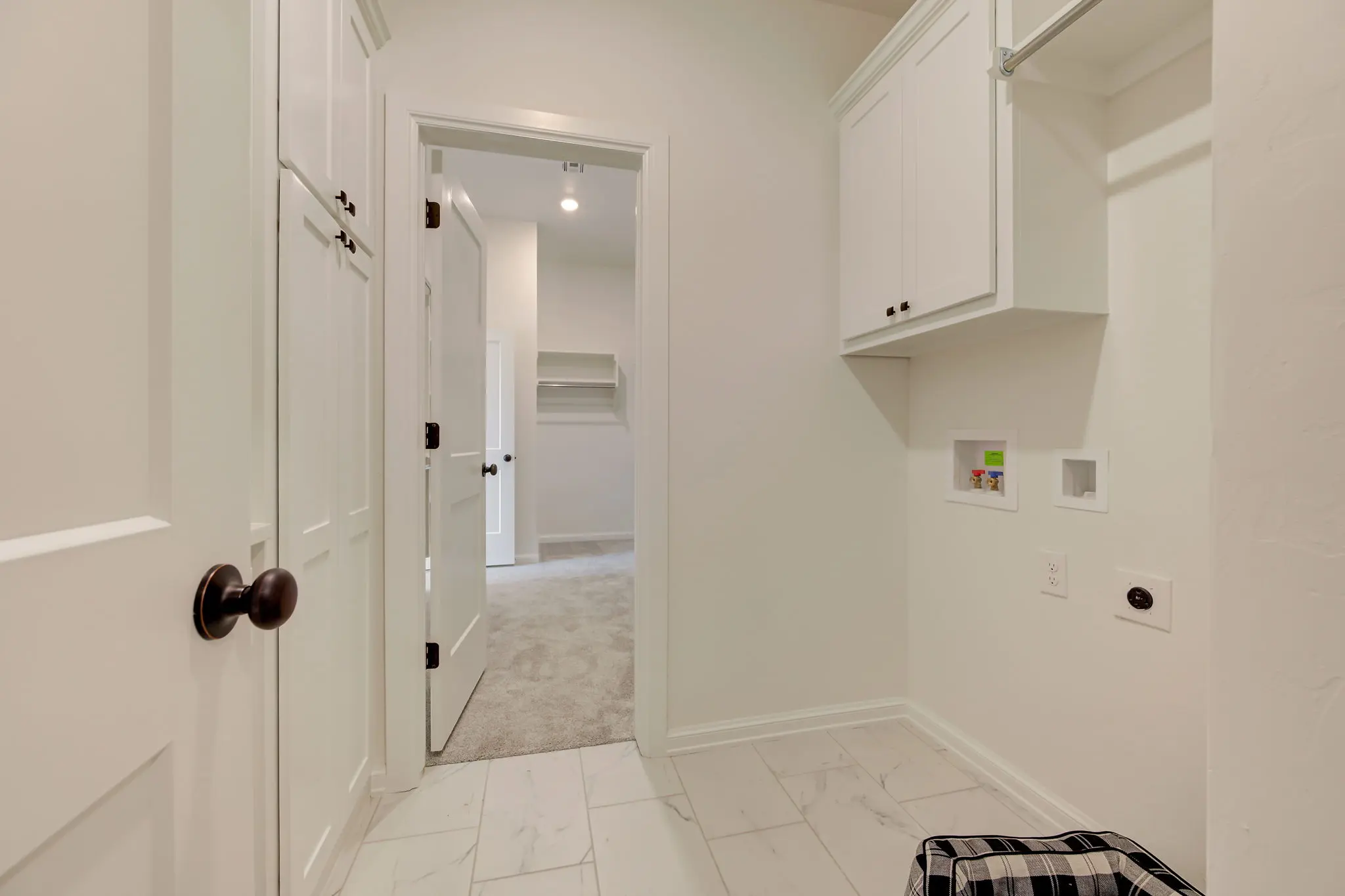 Cape Anne - Interior Photo 30