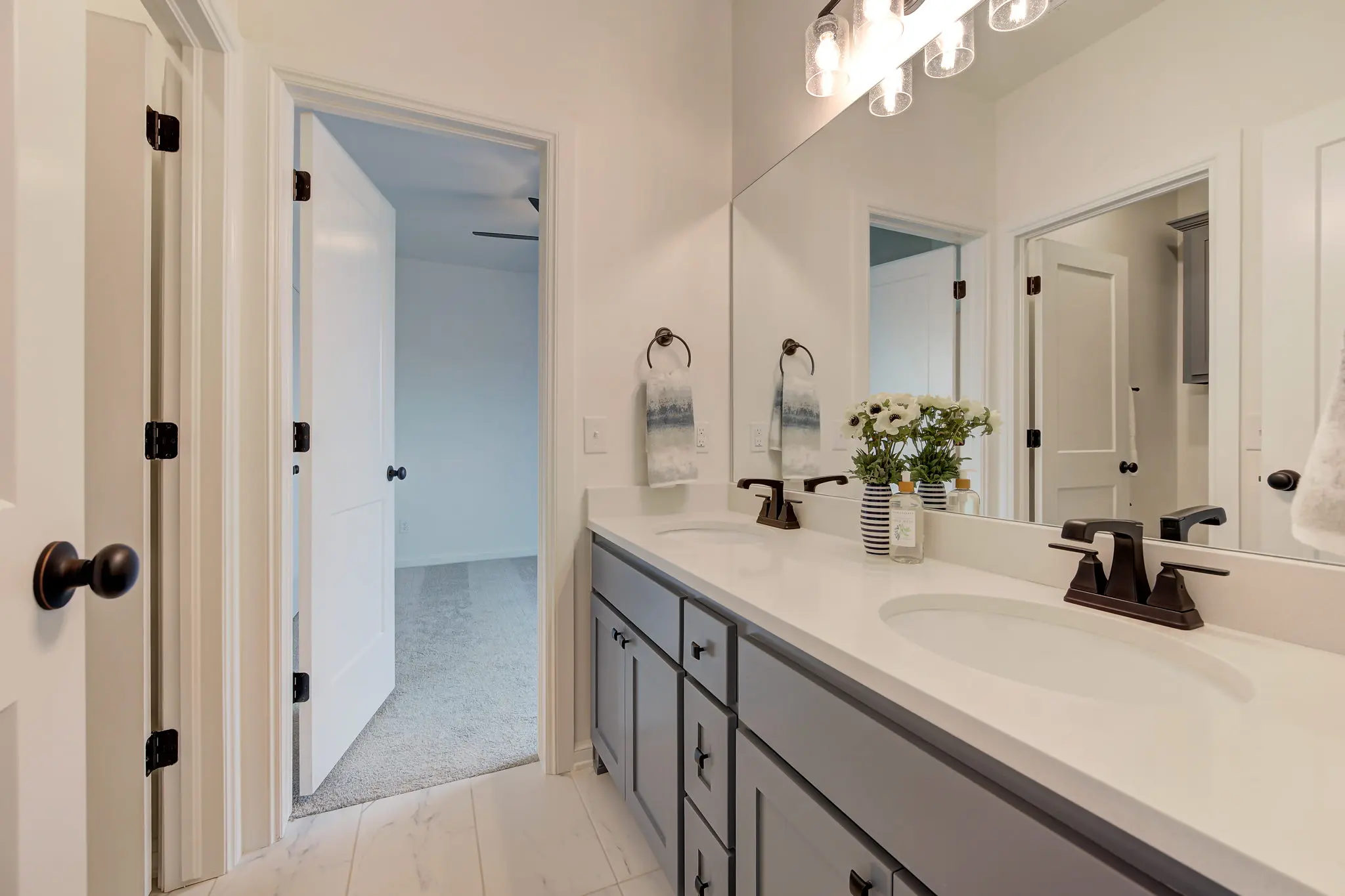 Cape Anne - Interior Photo 32