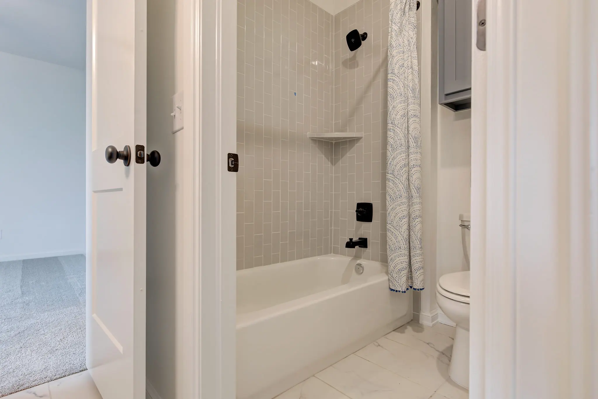 Cape Anne - Interior Photo 33