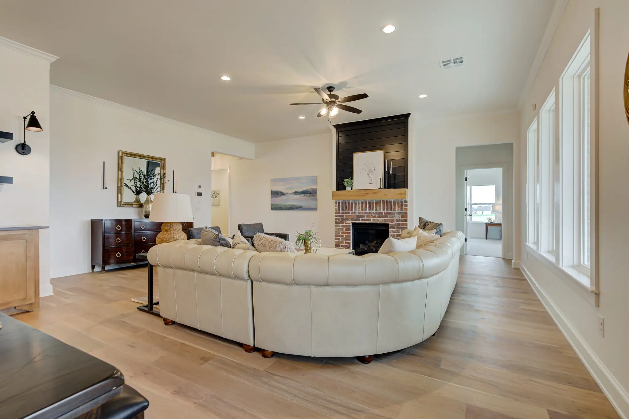 Cape Anne - Interior Photo 9