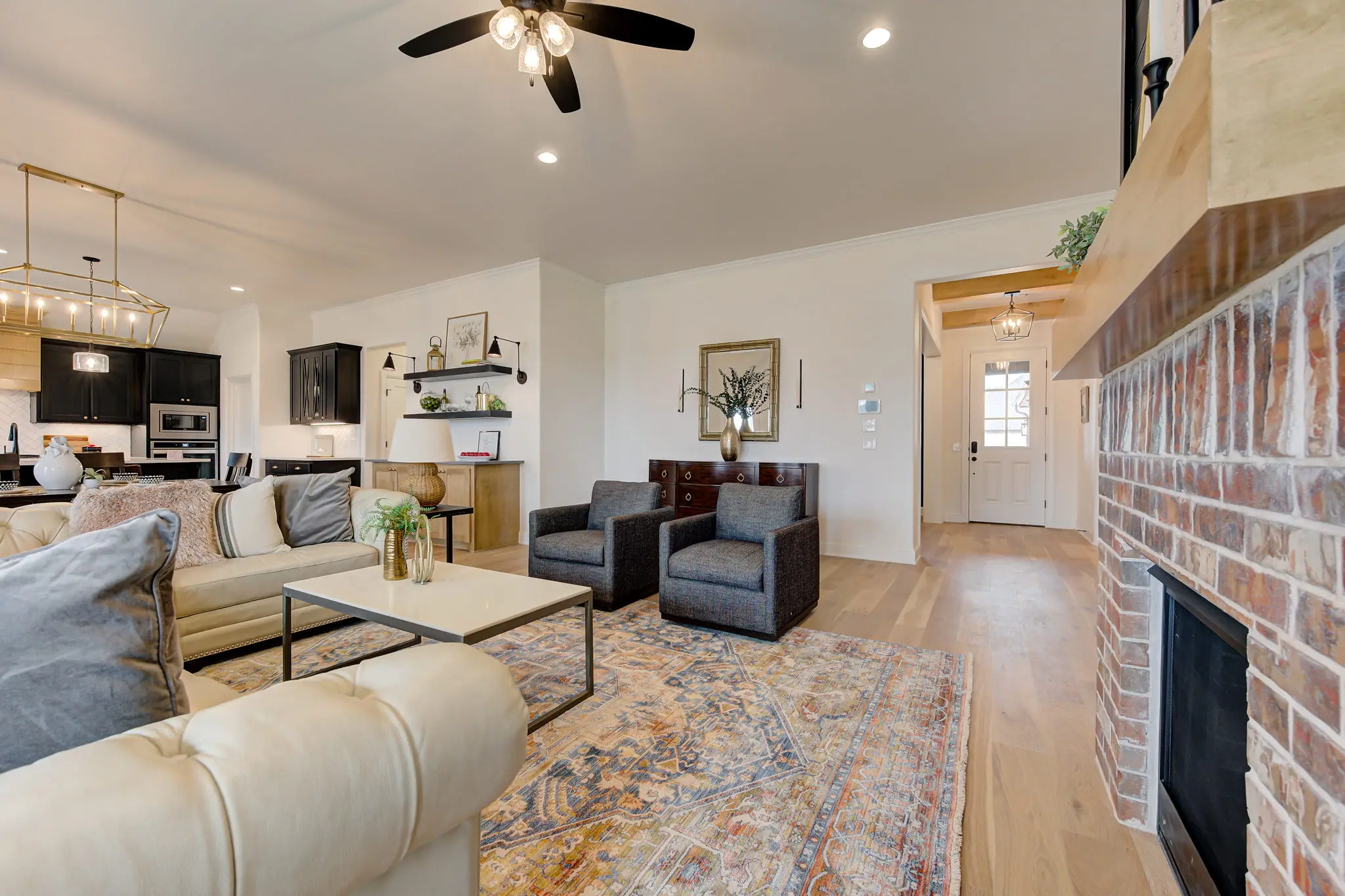 Cape Anne - Interior Photo 10