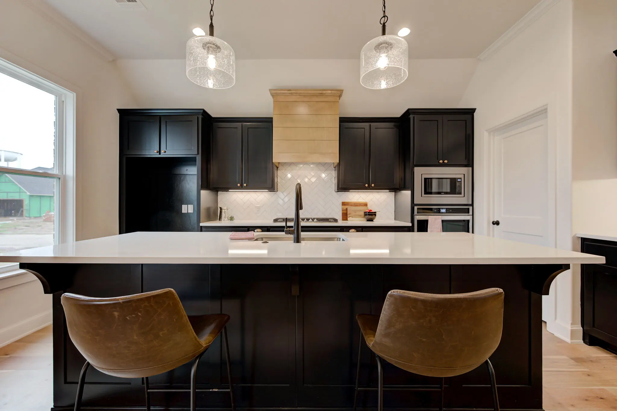 Cape Anne - Interior Photo 12