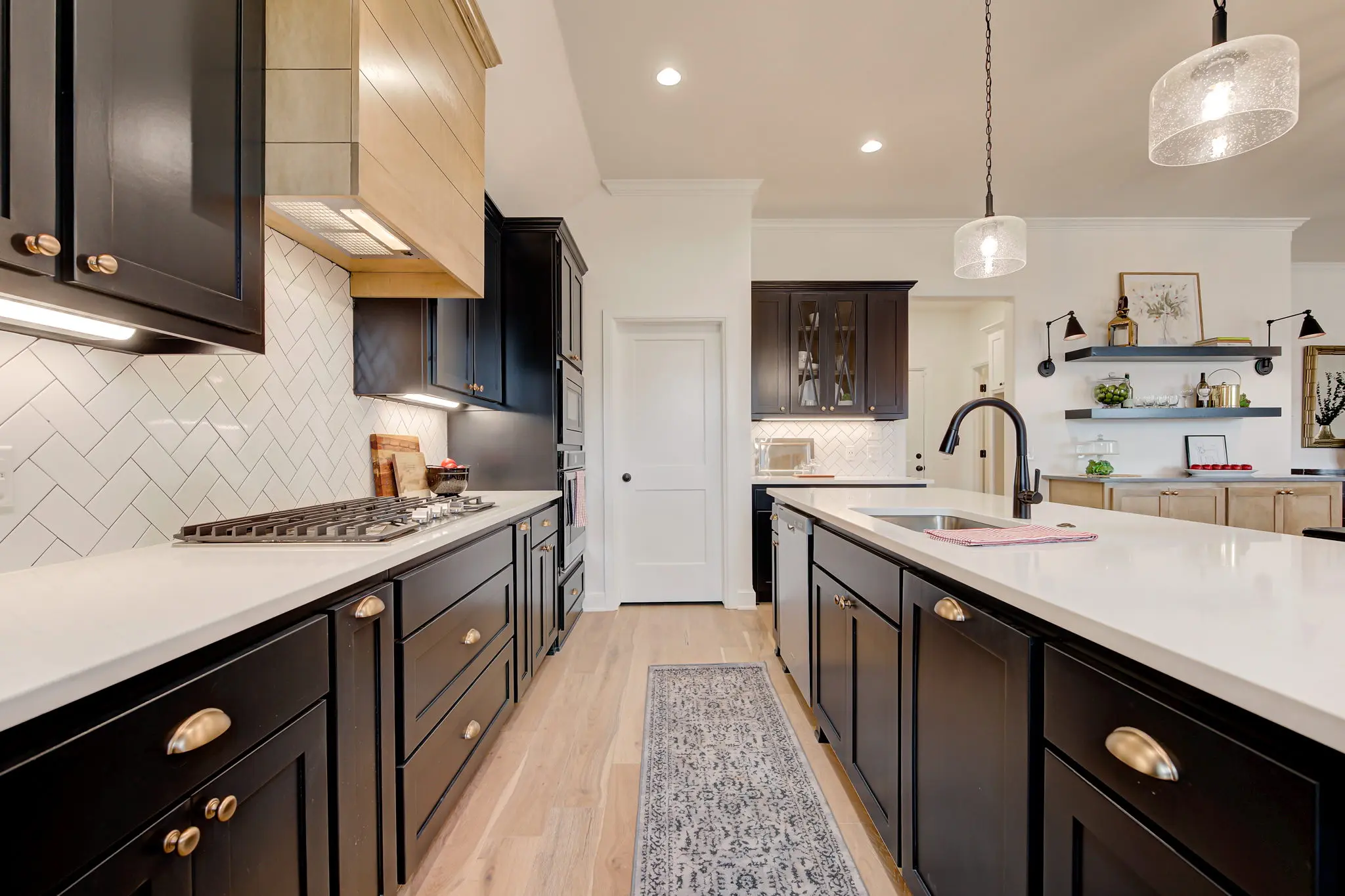 Cape Anne - Interior Photo 14