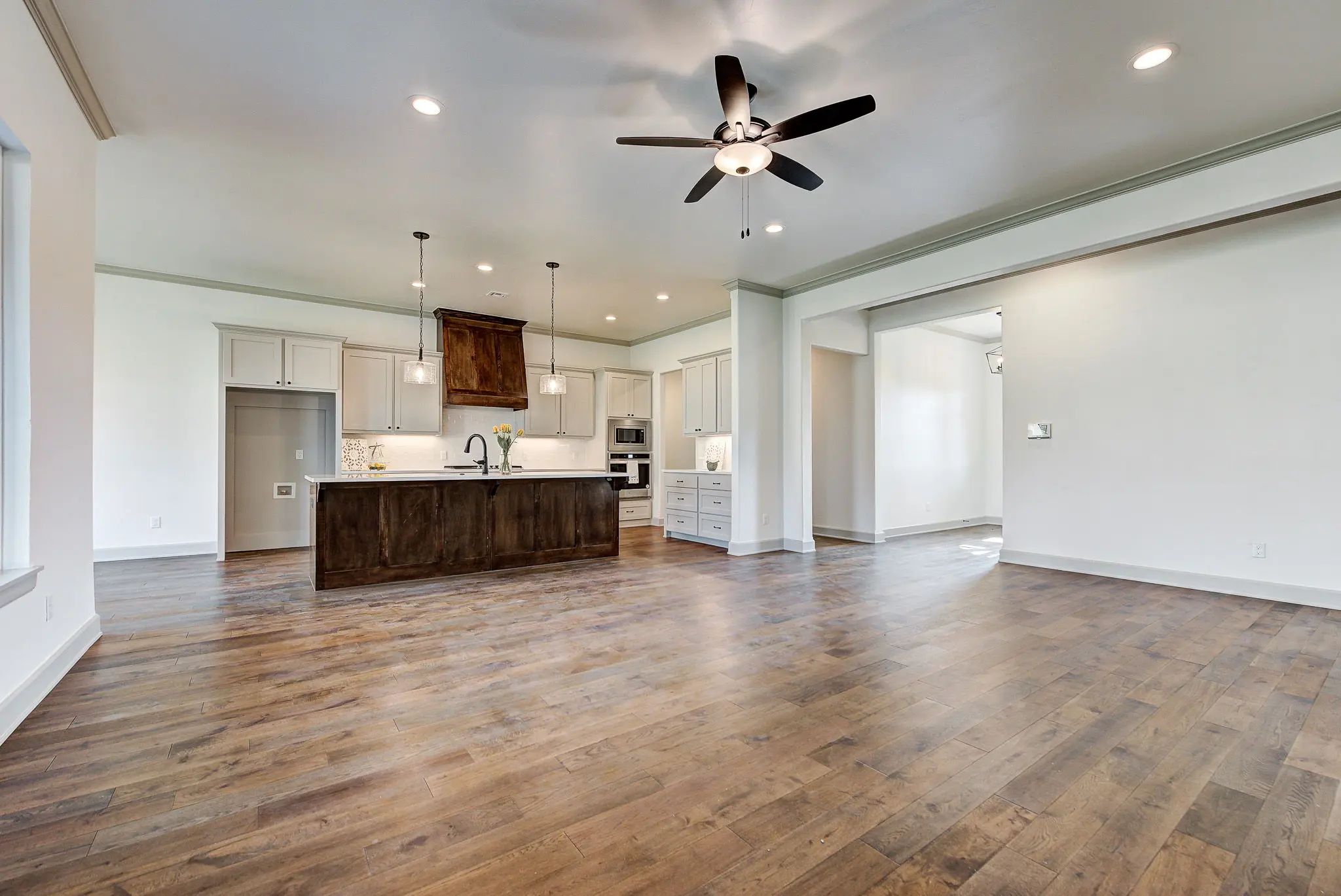 New Haven - Interior Photo 11