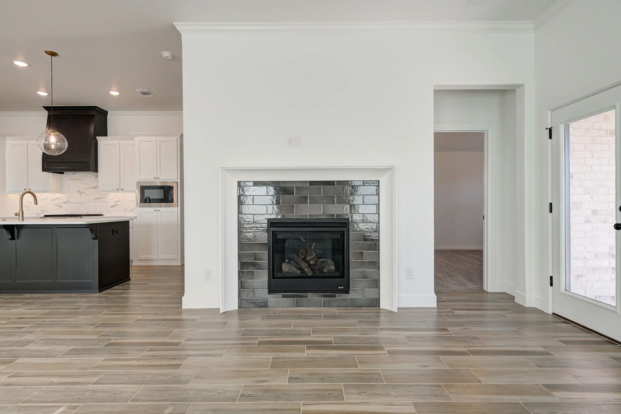 Boston - Interior Photo 8