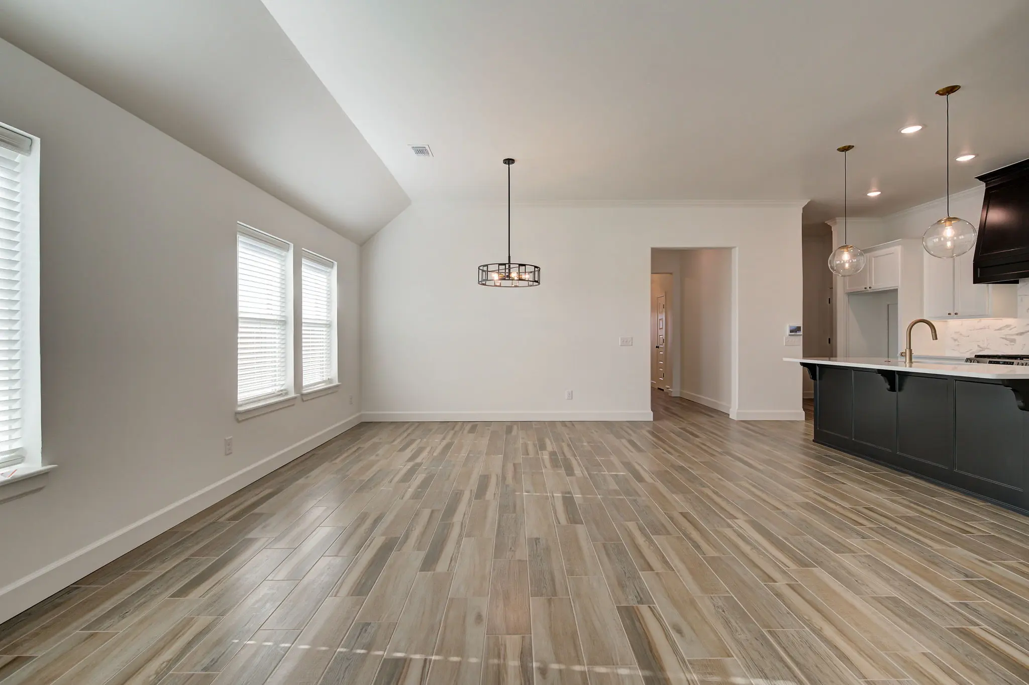 Boston - Interior Photo 11