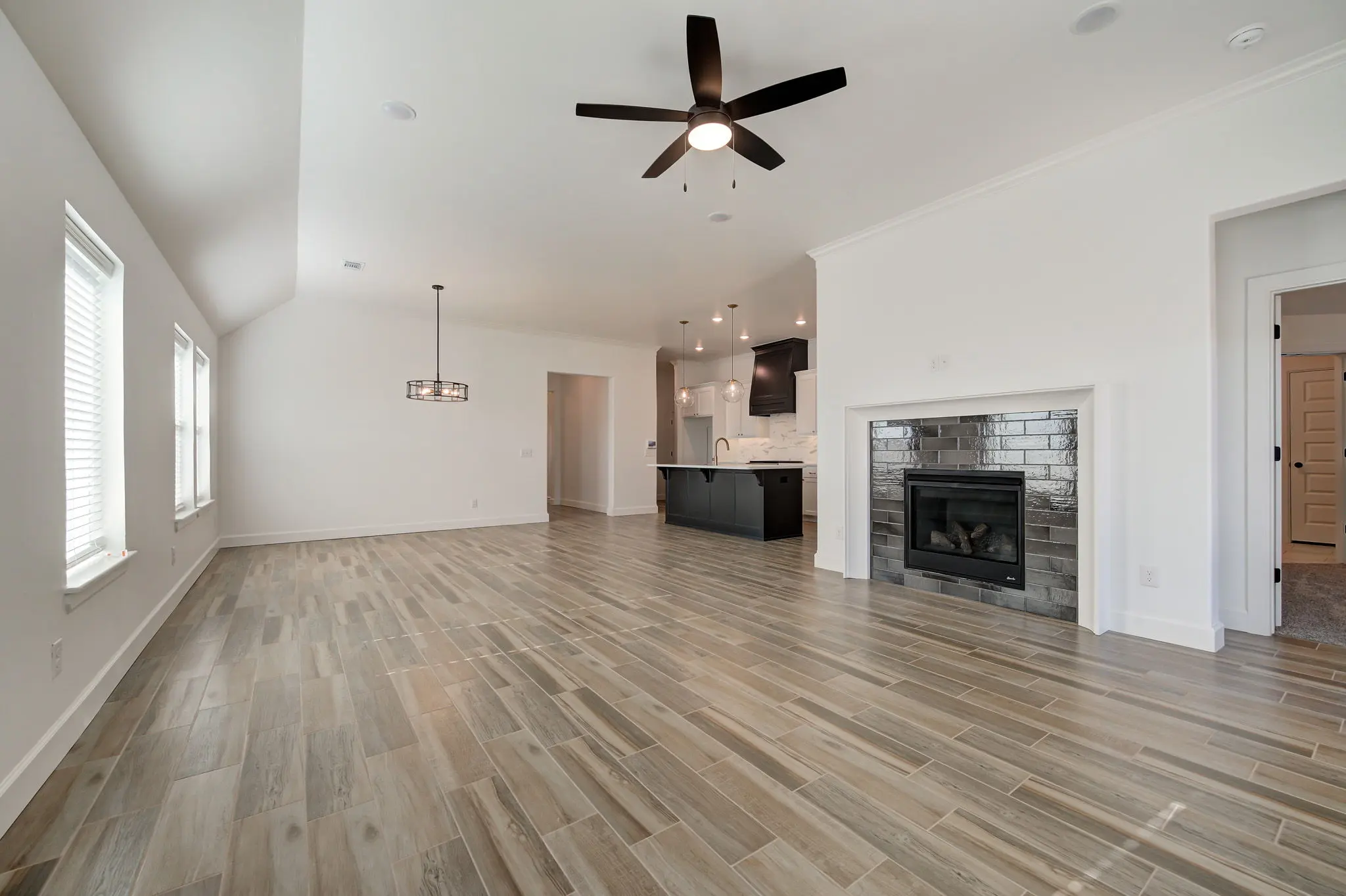 Boston - Interior Photo 10