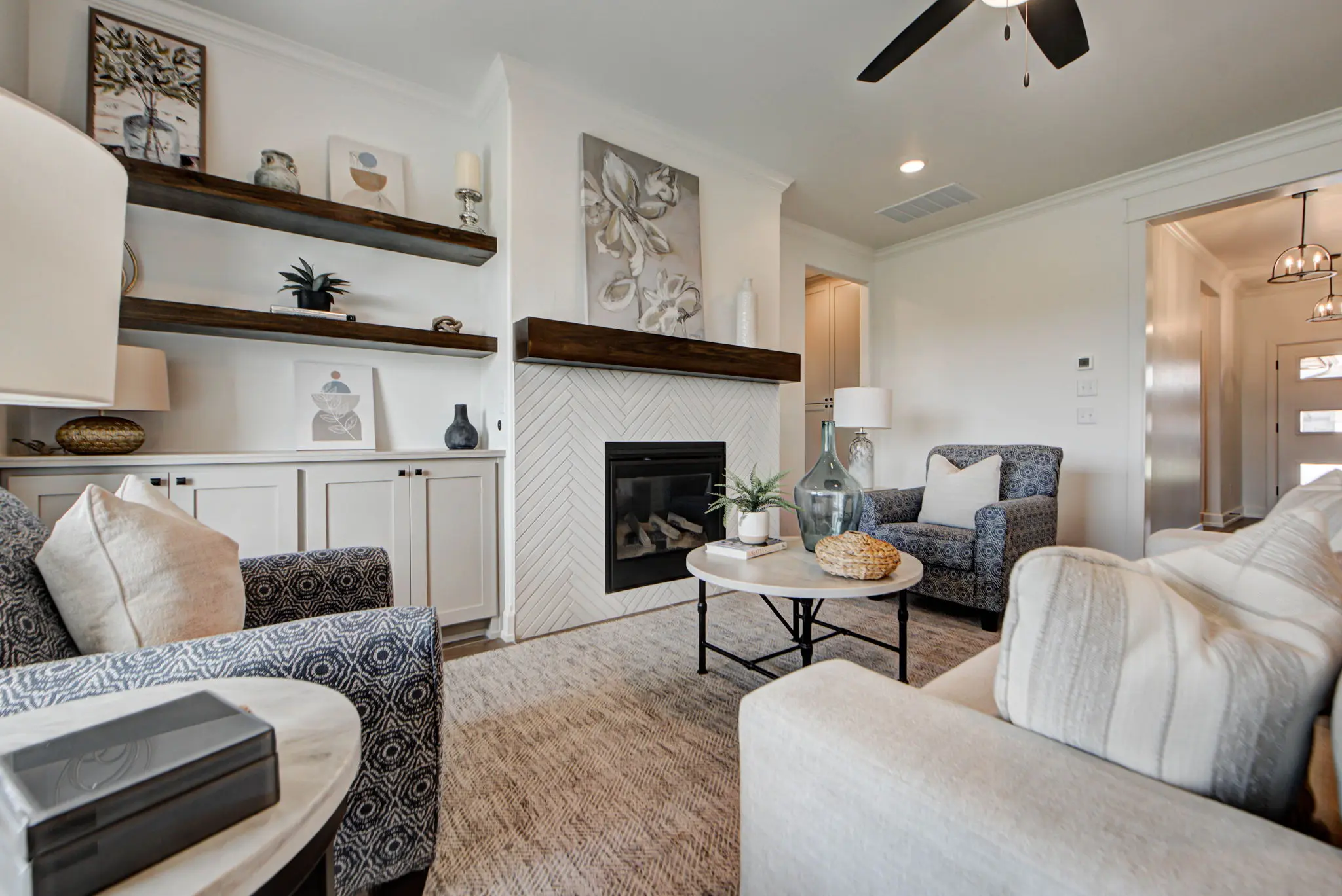 Plum Beach - Interior Photo 10
