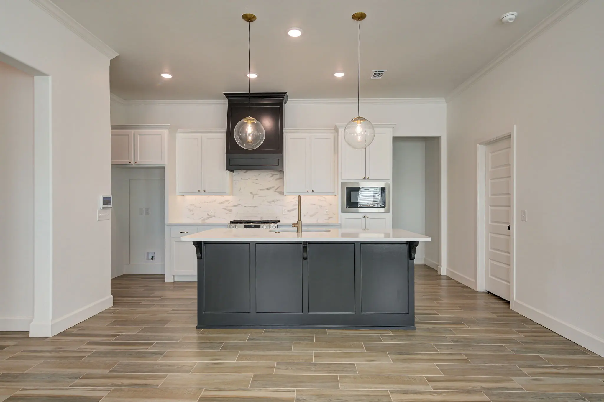 Boston - Interior Photo 13