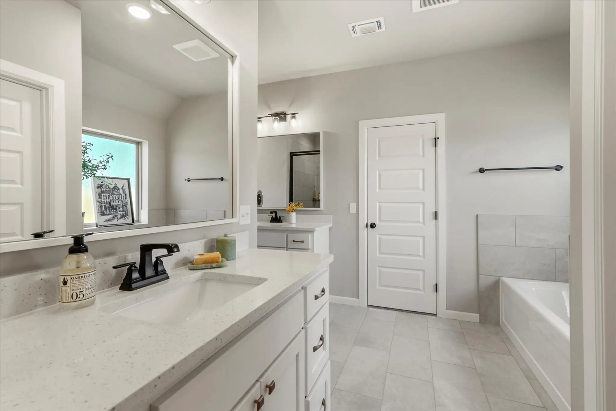 Hawkins Point - Interior Photo 25