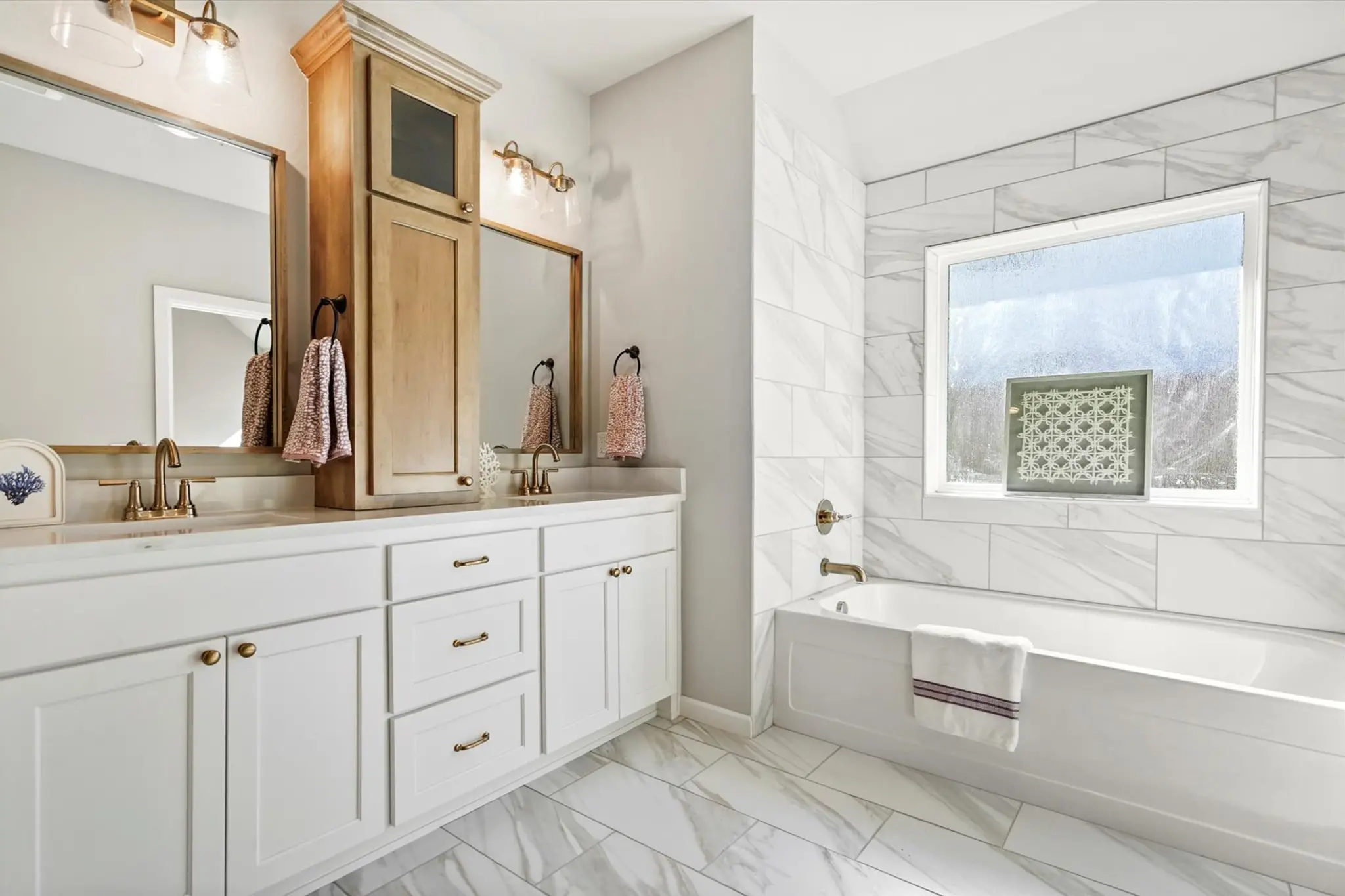 Example of Staged Brant Point floor plan - Features and Finishes may vary based on product availability