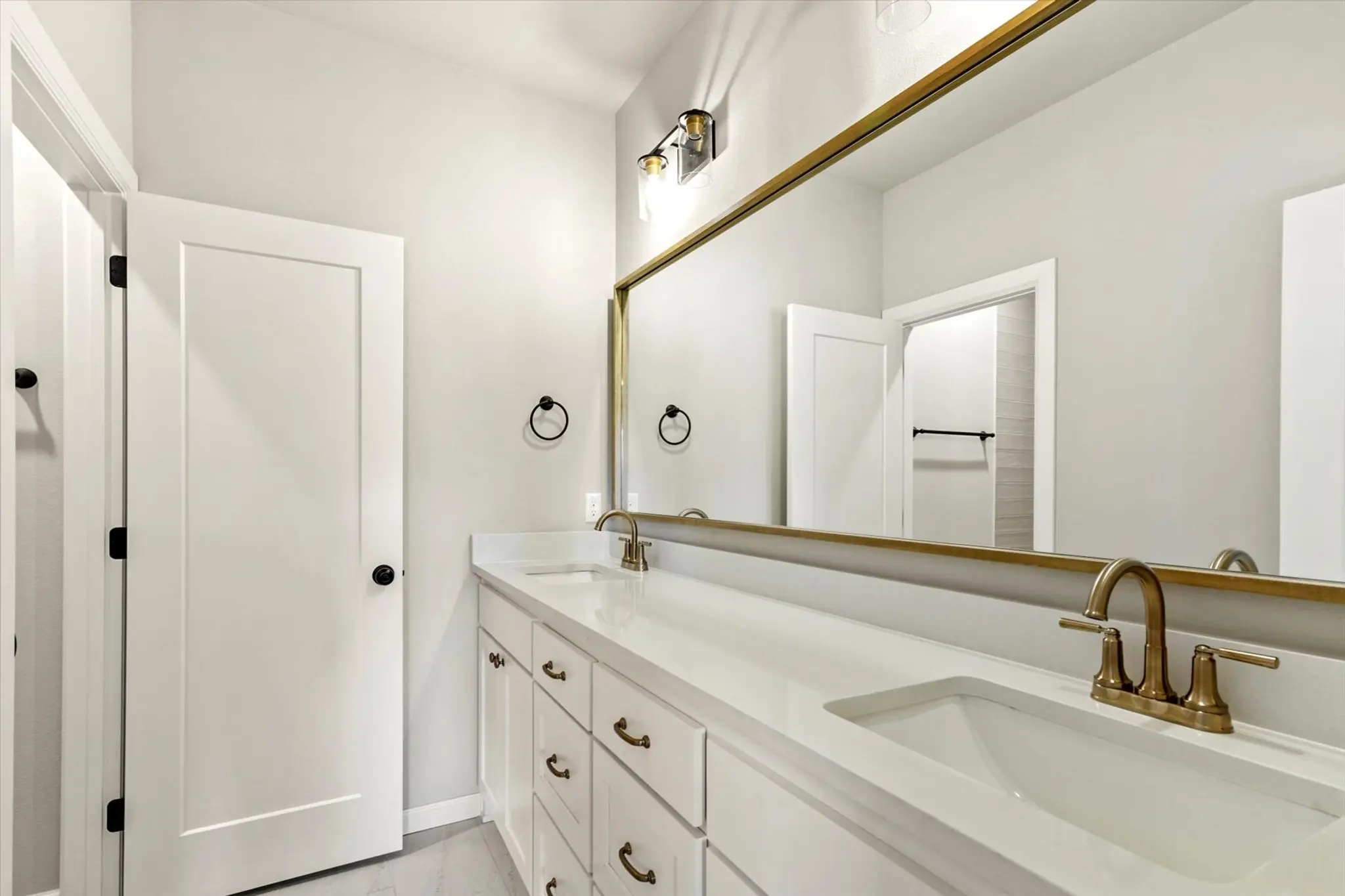 Example of Staged Brant Point floor plan - Features and Finishes may vary based on product availability