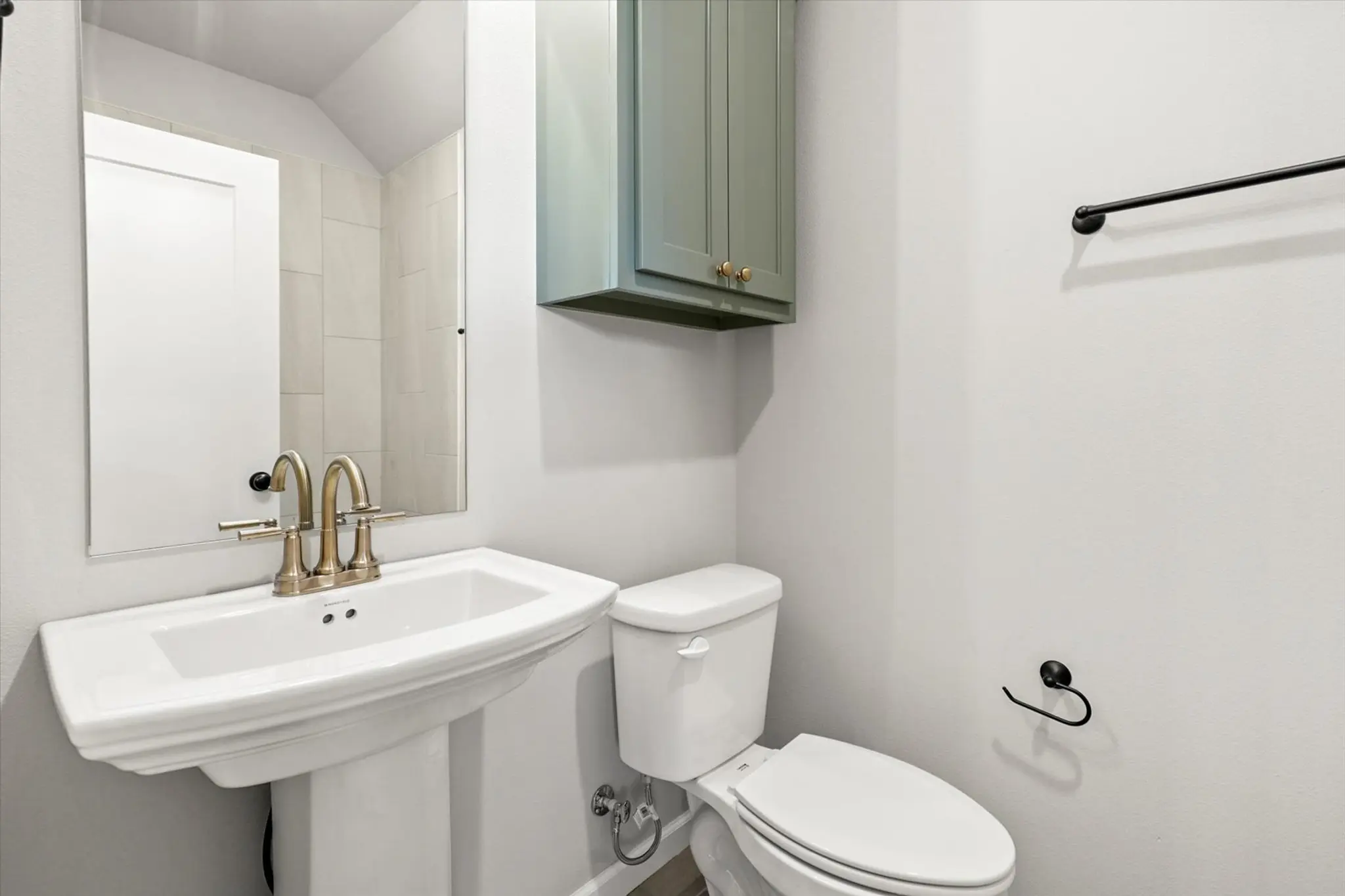 Example of Staged Brant Point floor plan - Features and Finishes may vary based on product availability
