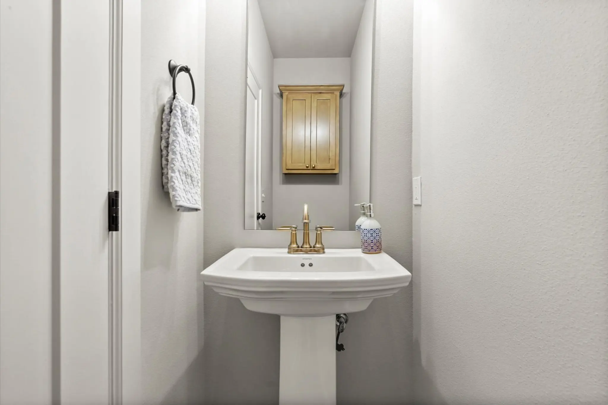 Example of Staged Brant Point floor plan - Features and Finishes may vary based on product availability
