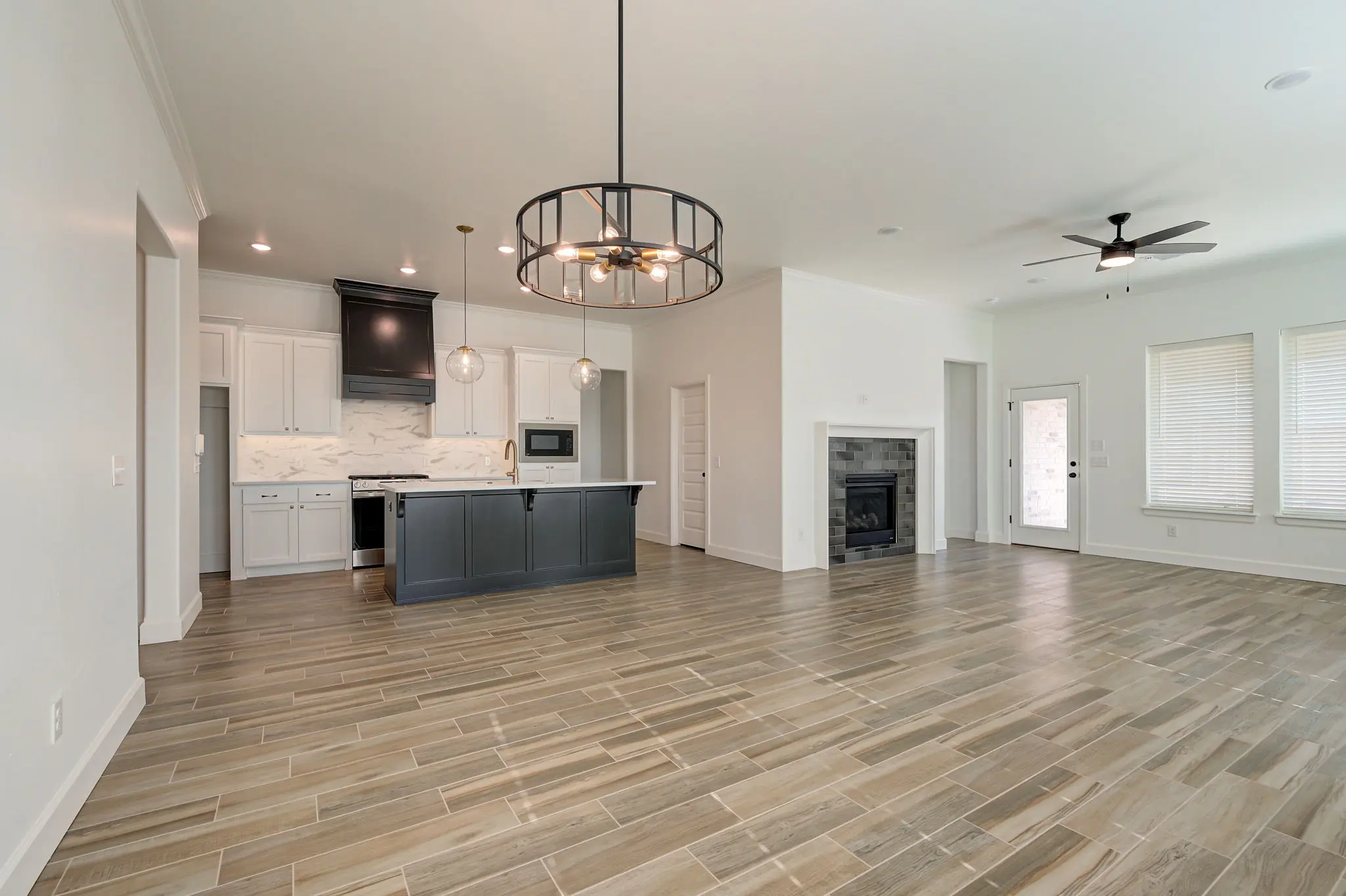 Boston - Interior Photo 12