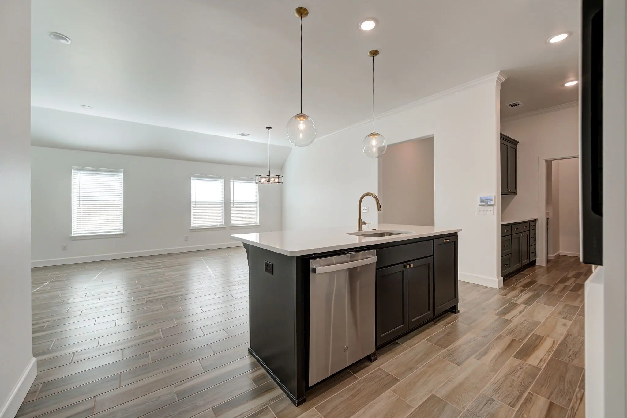 Boston - Interior Photo 15