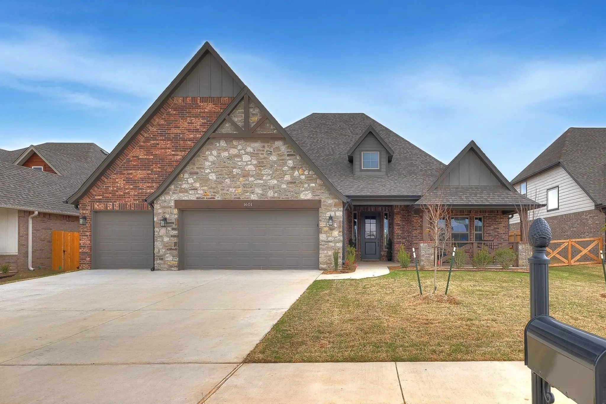 Example of Charleston floor plan - Features and Finishes may vary based on product availability