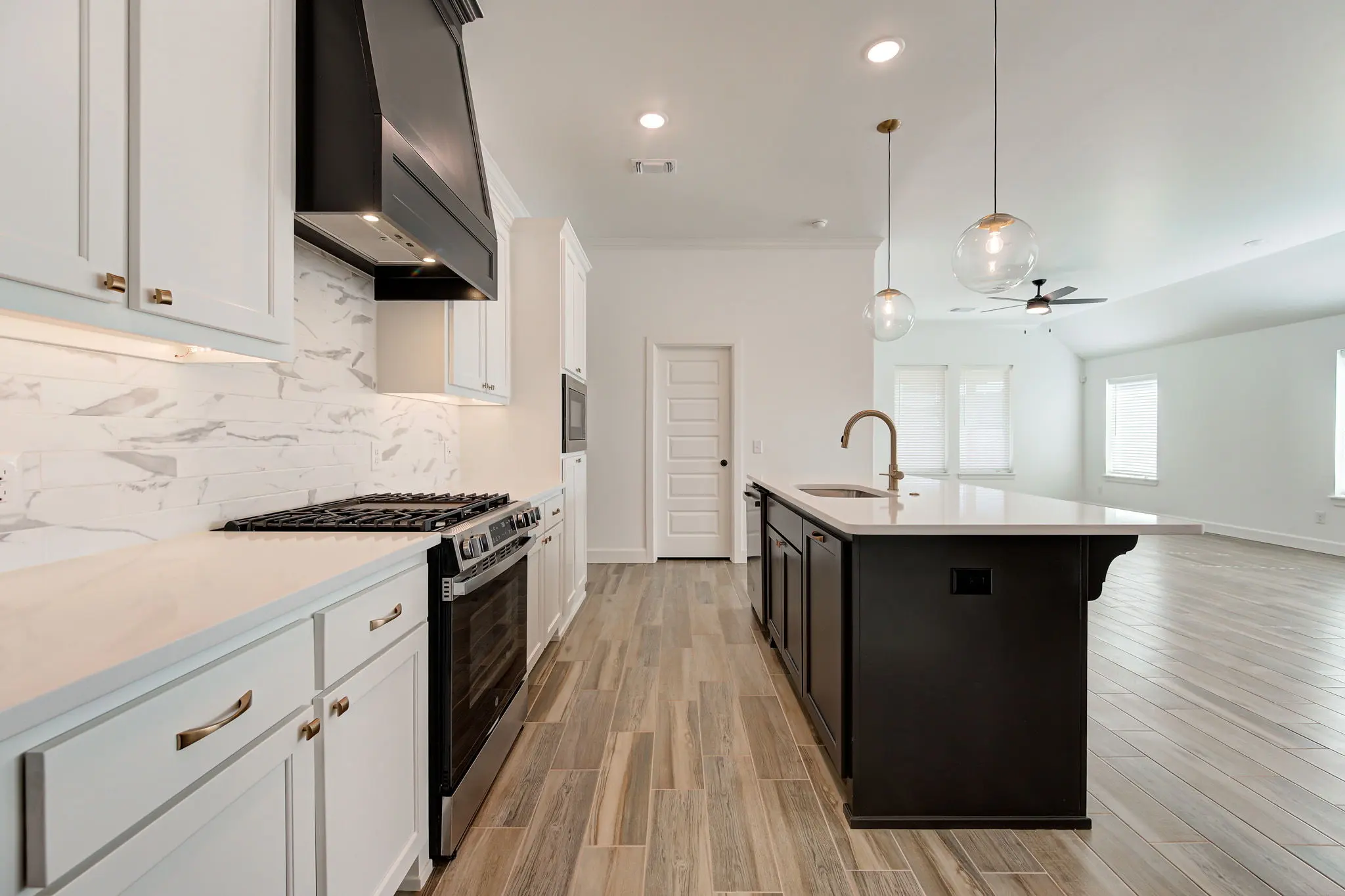 Boston - Interior Photo 19