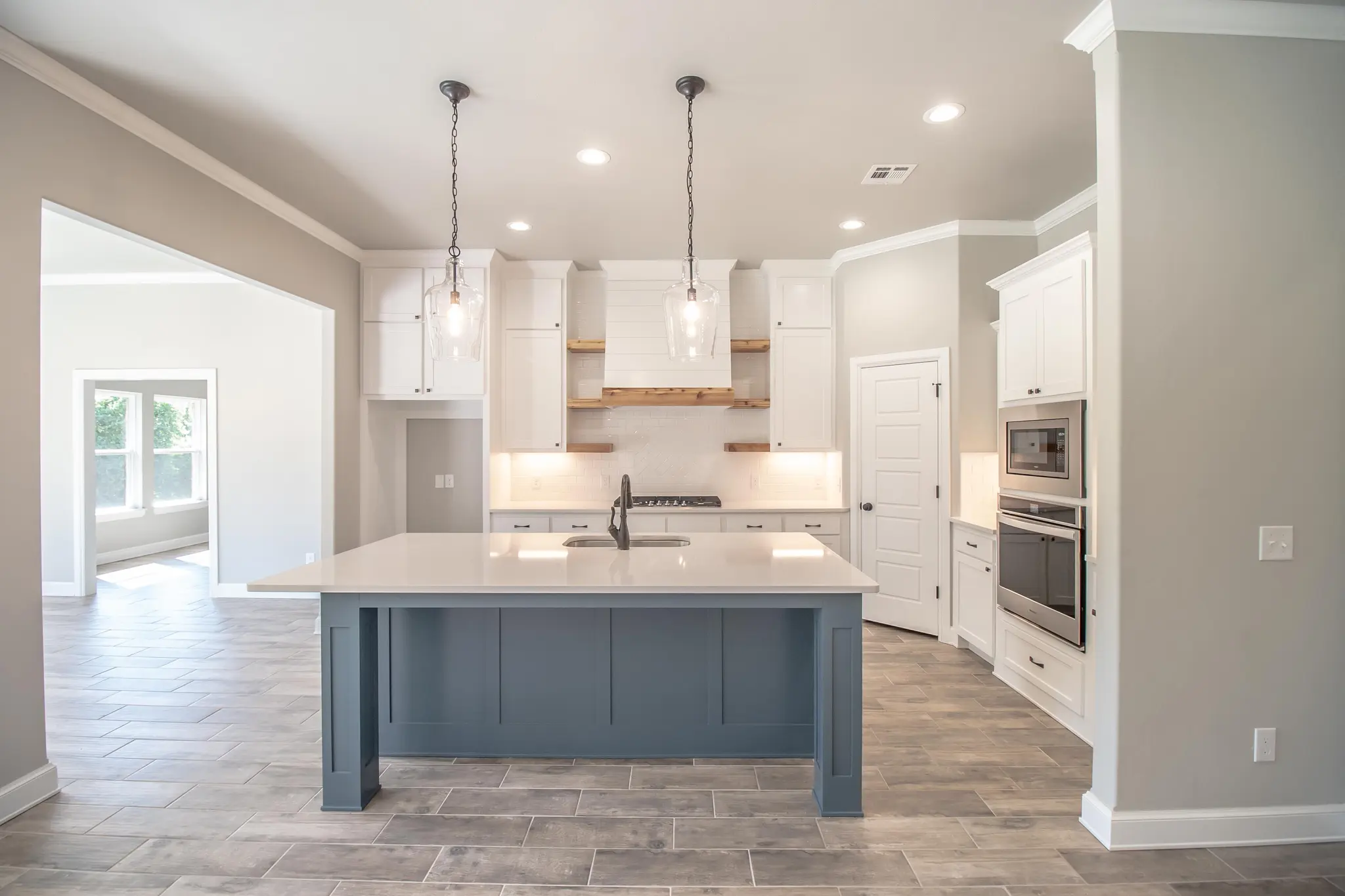 New Haven - Interior Photo 5