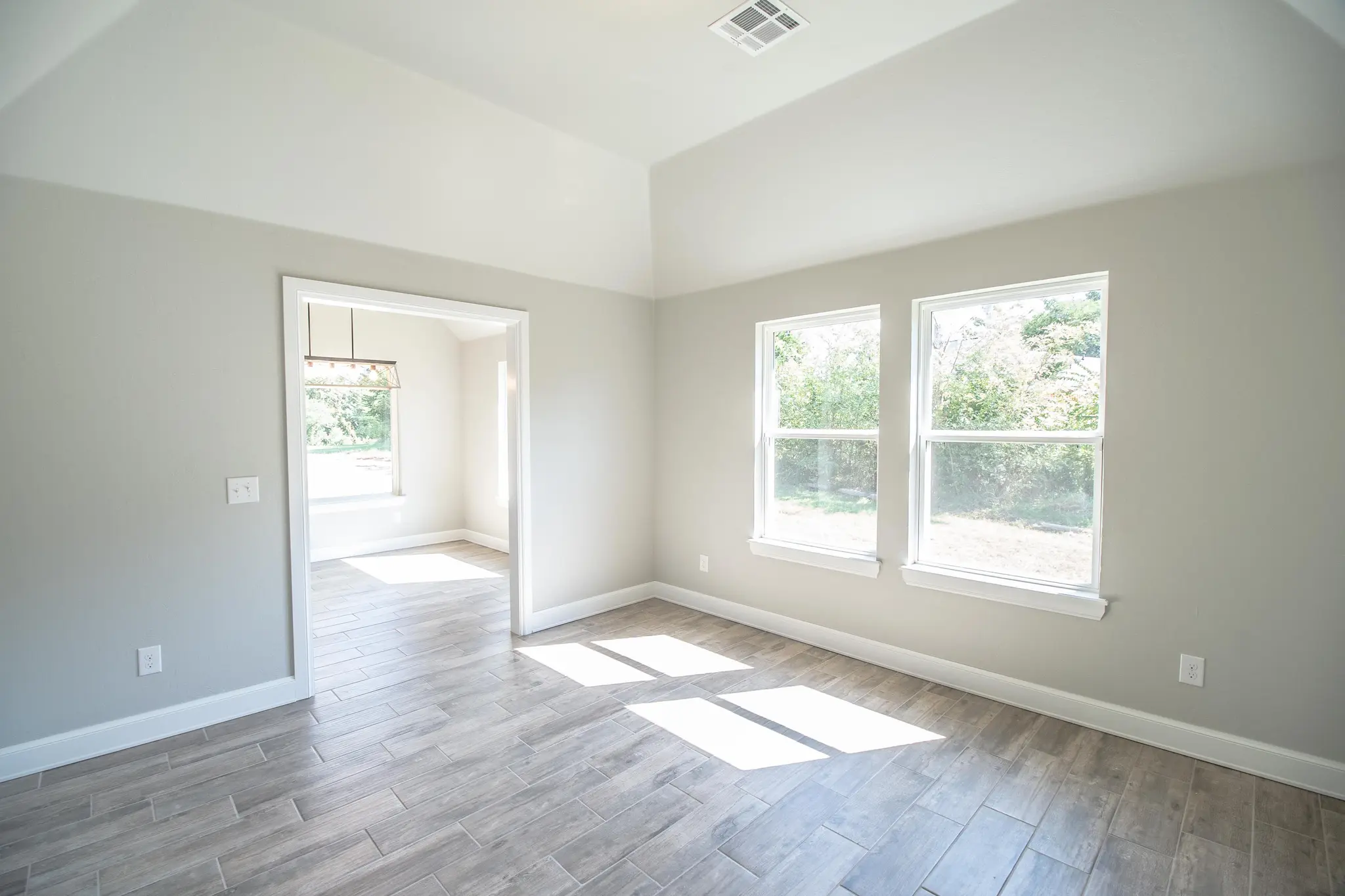 New Haven - Interior Photo 9