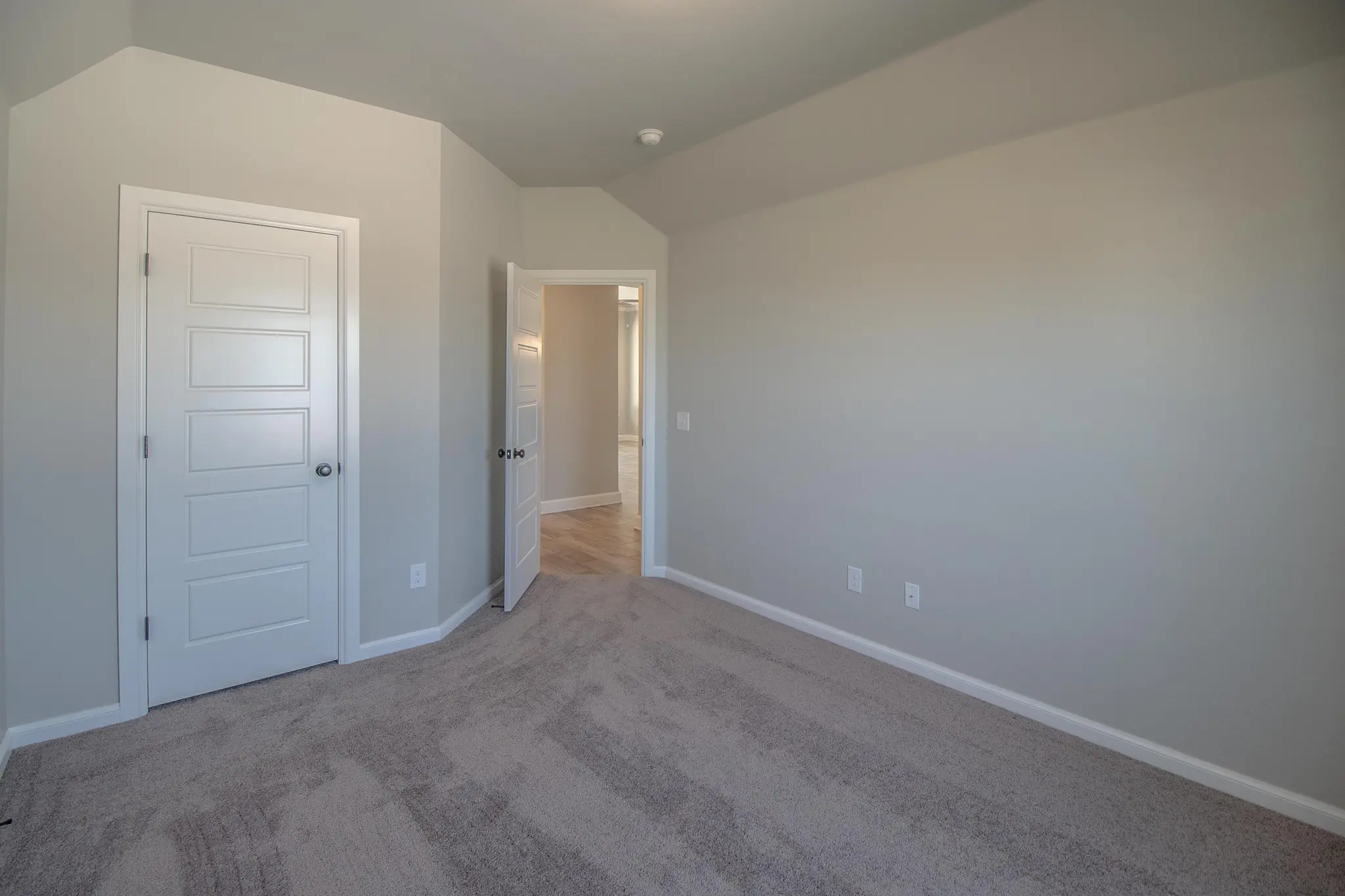 New Haven - Interior Photo 13