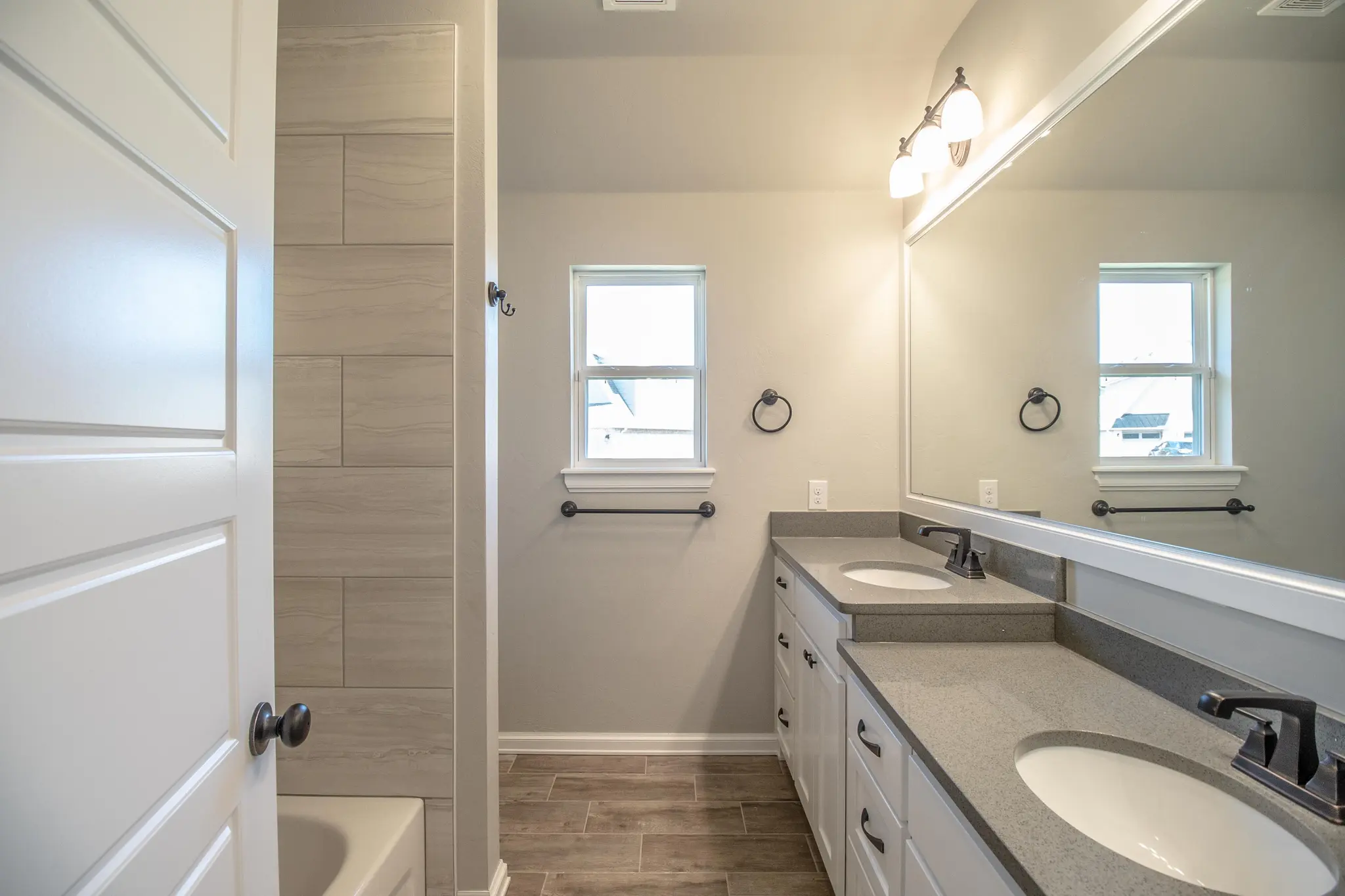 New Haven - Interior Photo 14