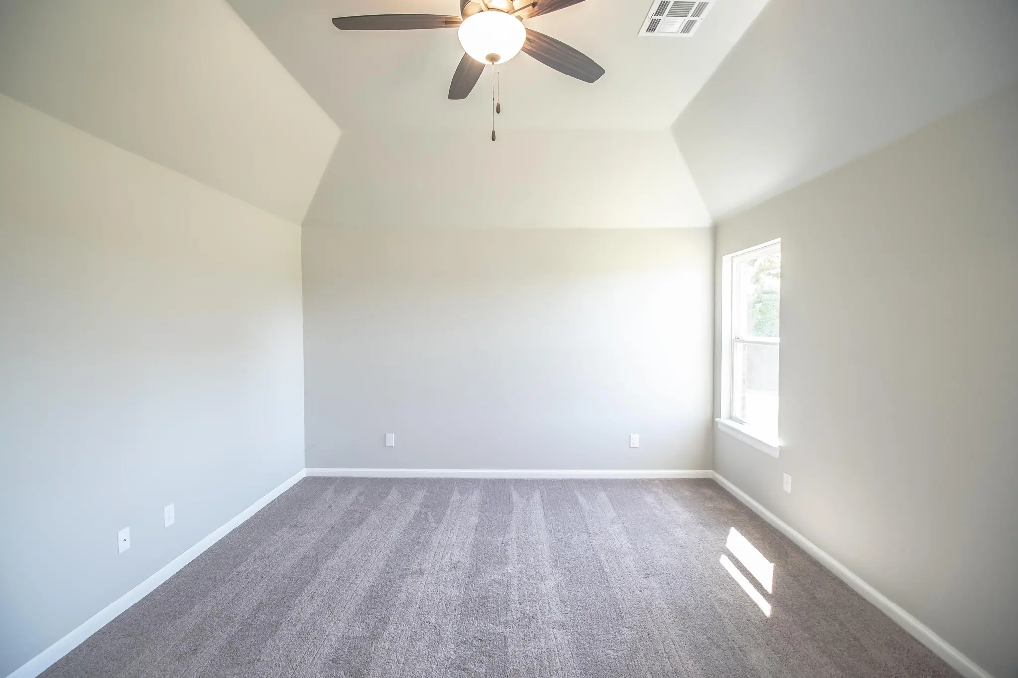 New Haven - Interior Photo 21