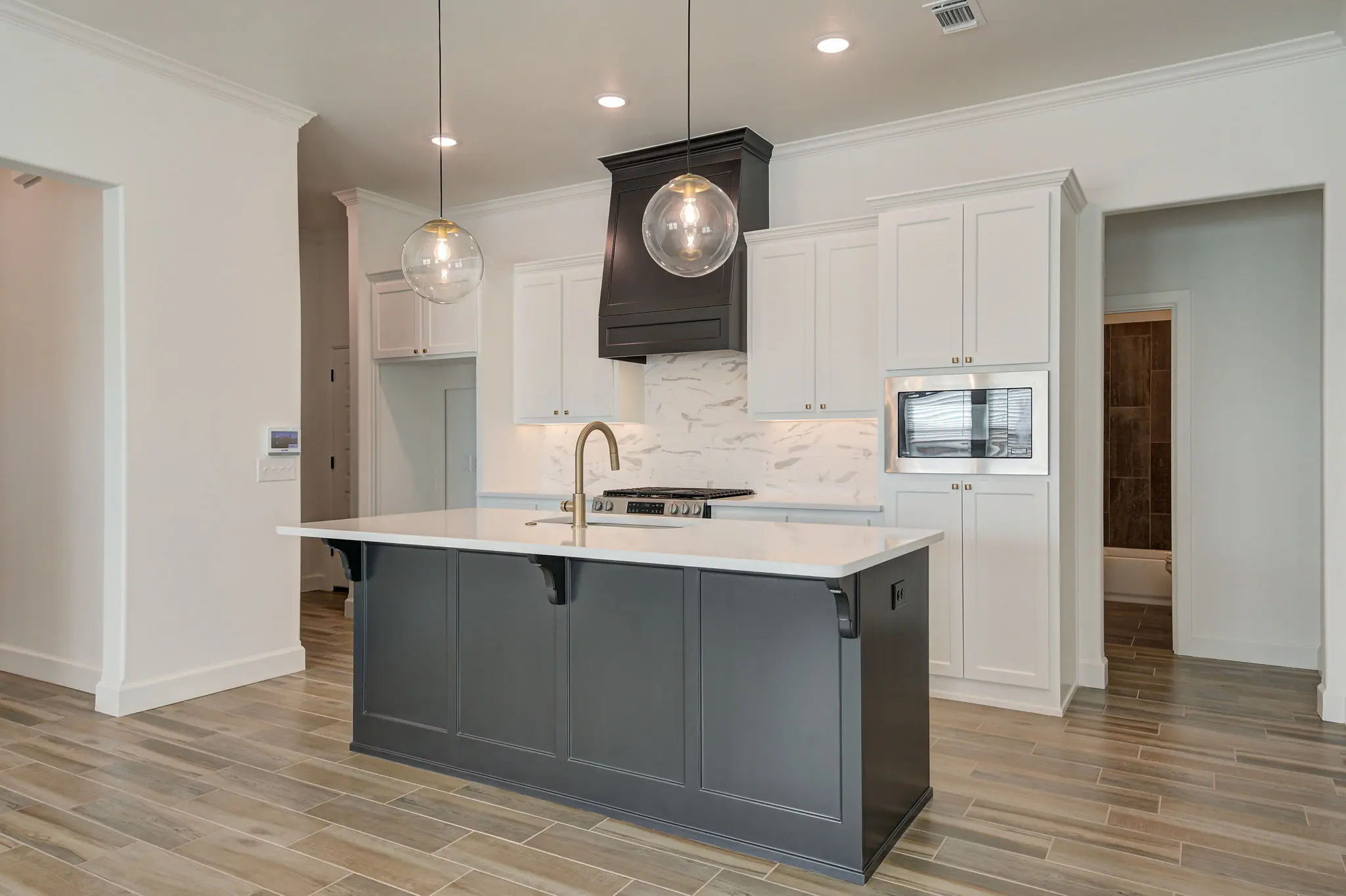 Boston - Interior Photo 14