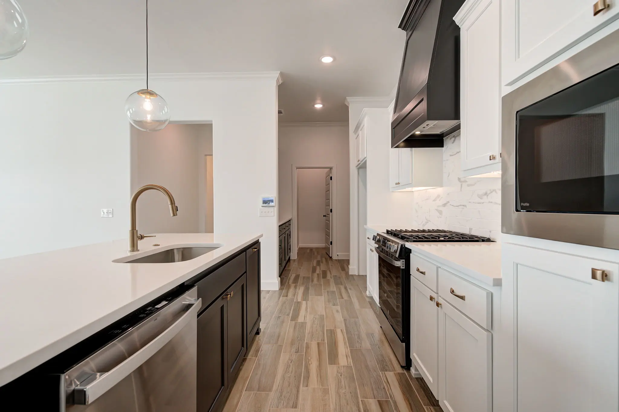 Boston - Interior Photo 16