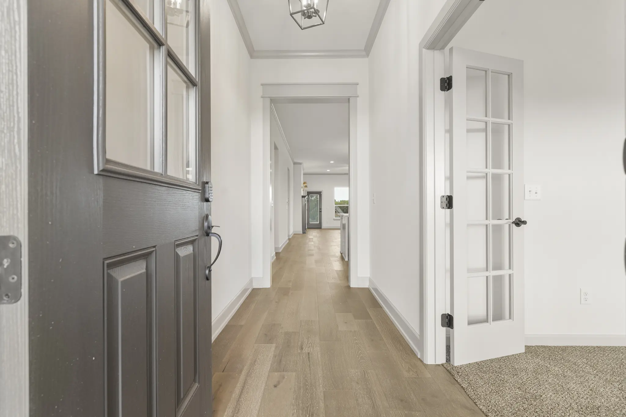 Juniper - Interior Photo 4