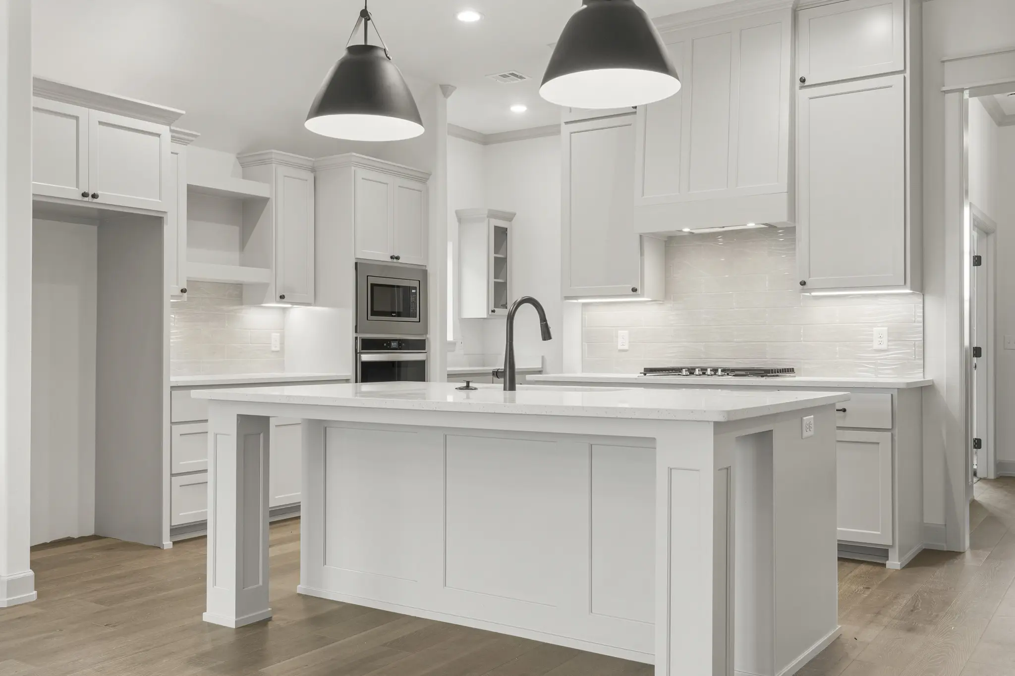 Juniper - Interior Photo 8