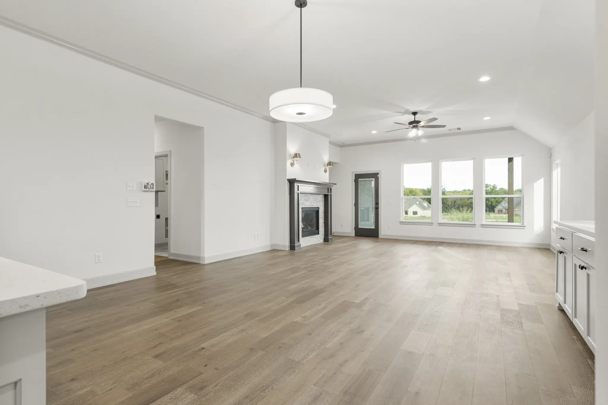 Juniper - Interior Photo 14