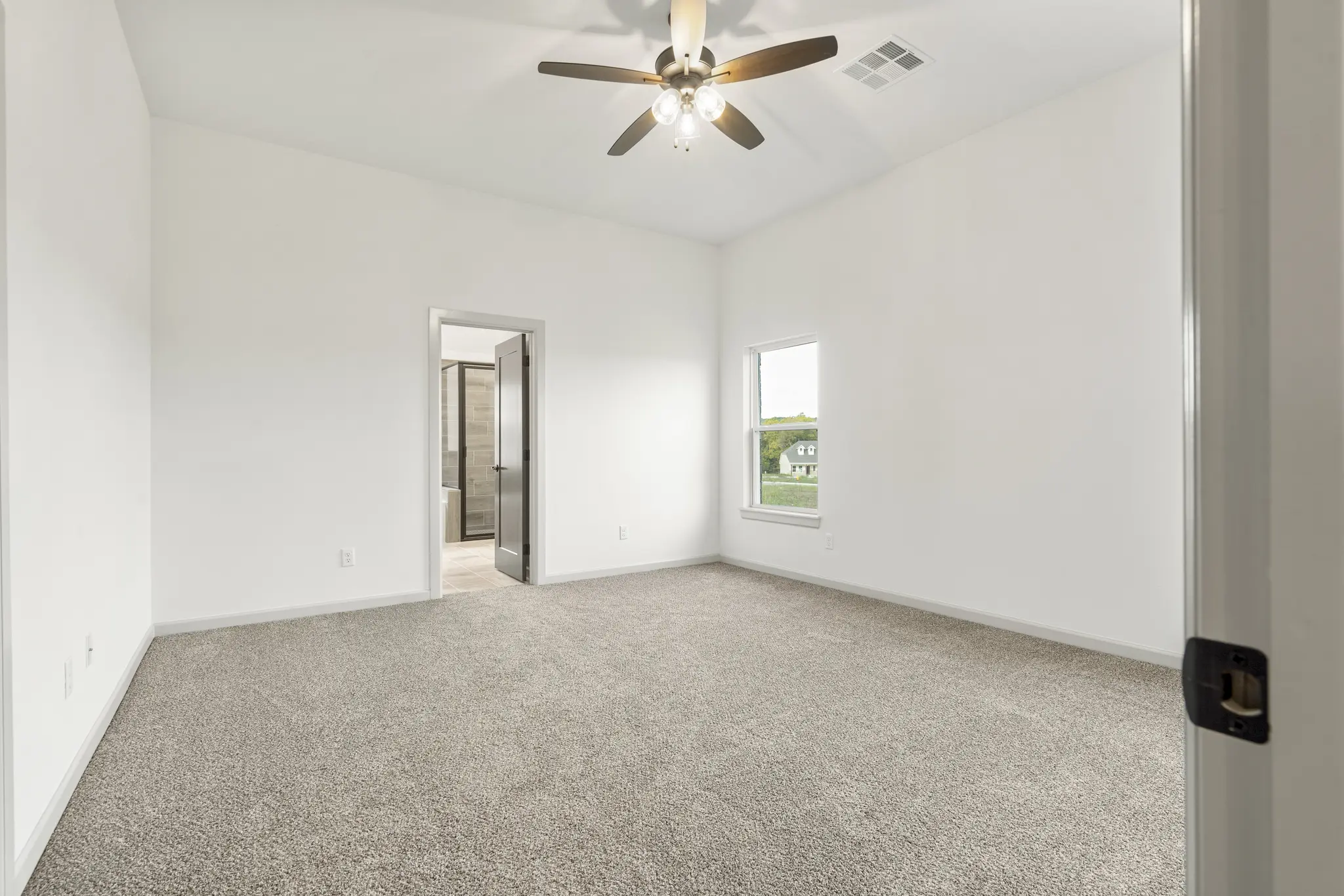 Juniper - Interior Photo 18