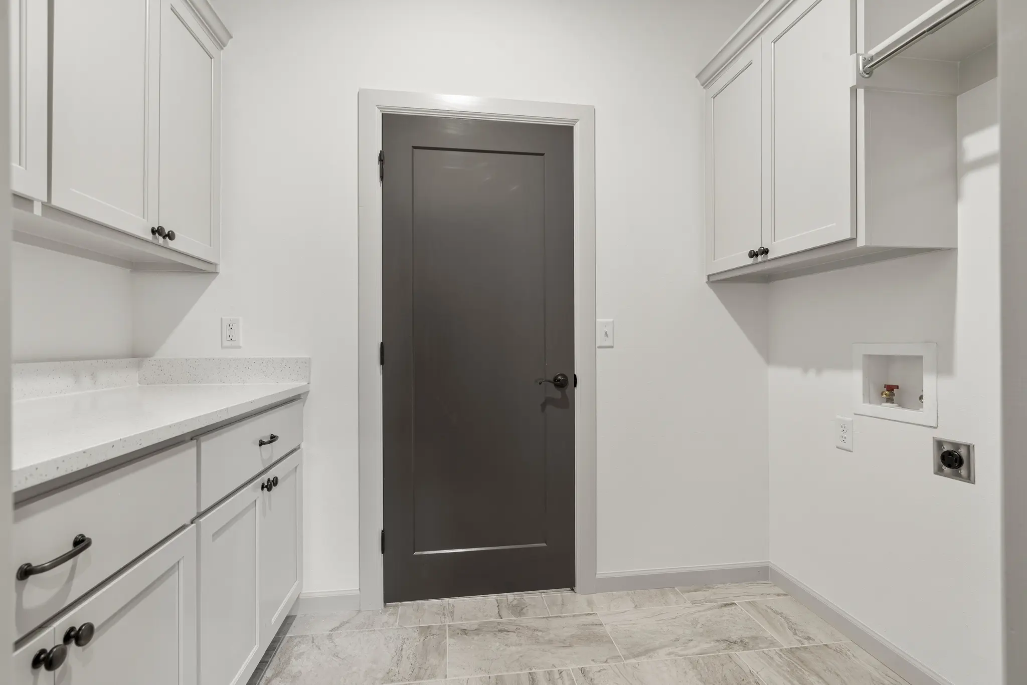 Juniper - Interior Photo 24