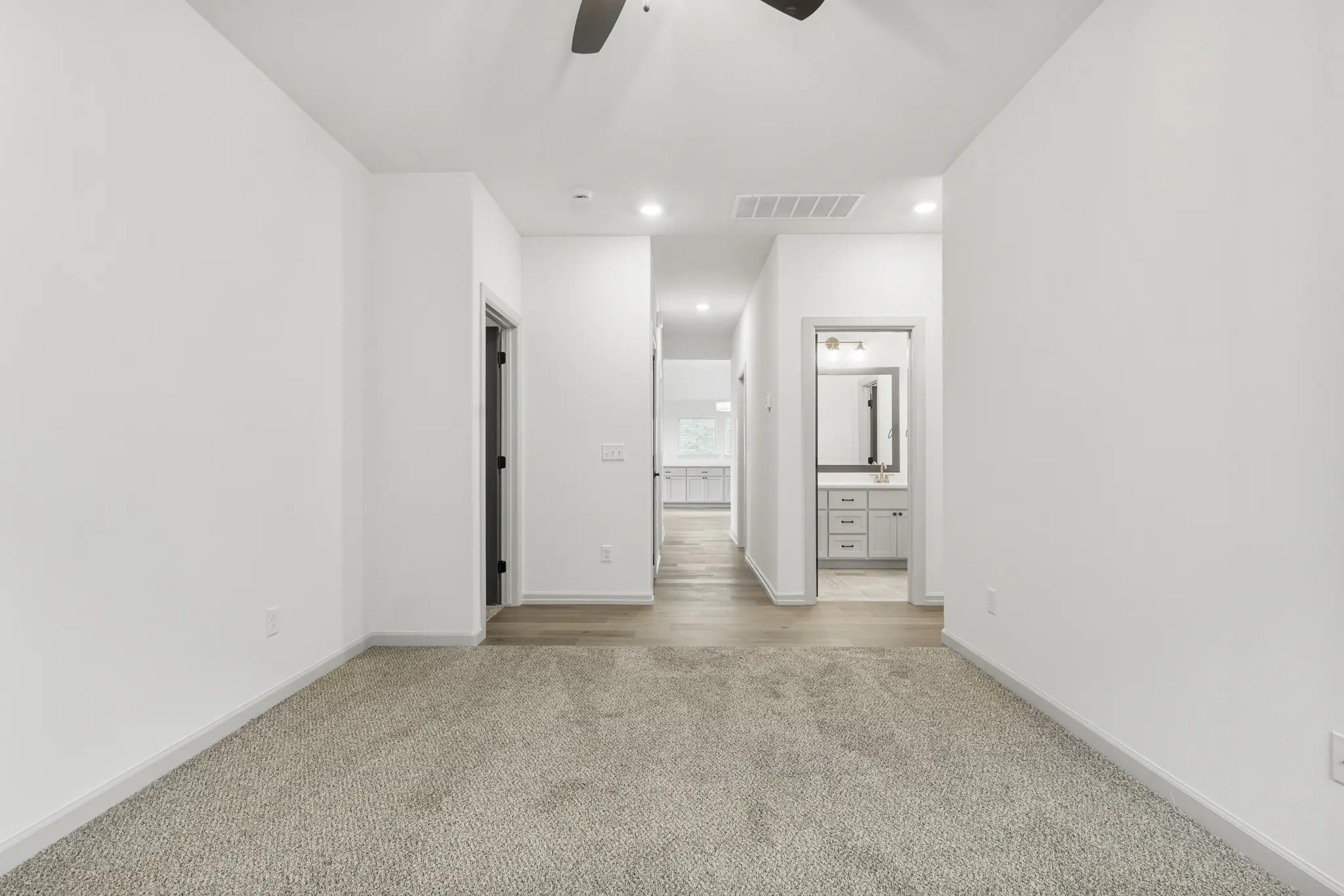 Juniper - Interior Photo 27