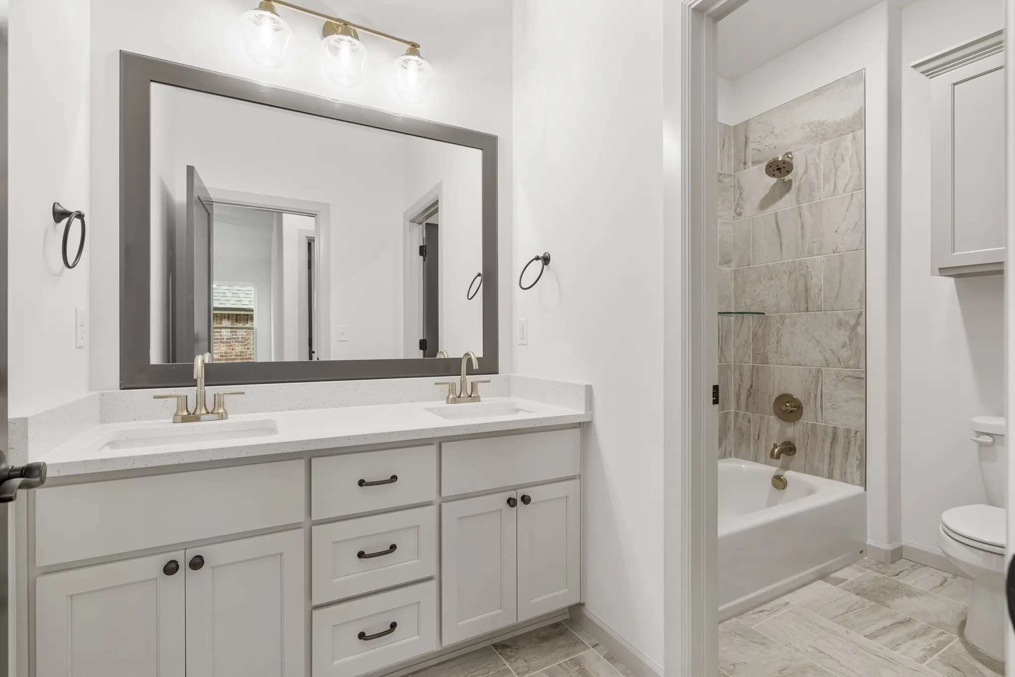 Juniper - Interior Photo 28