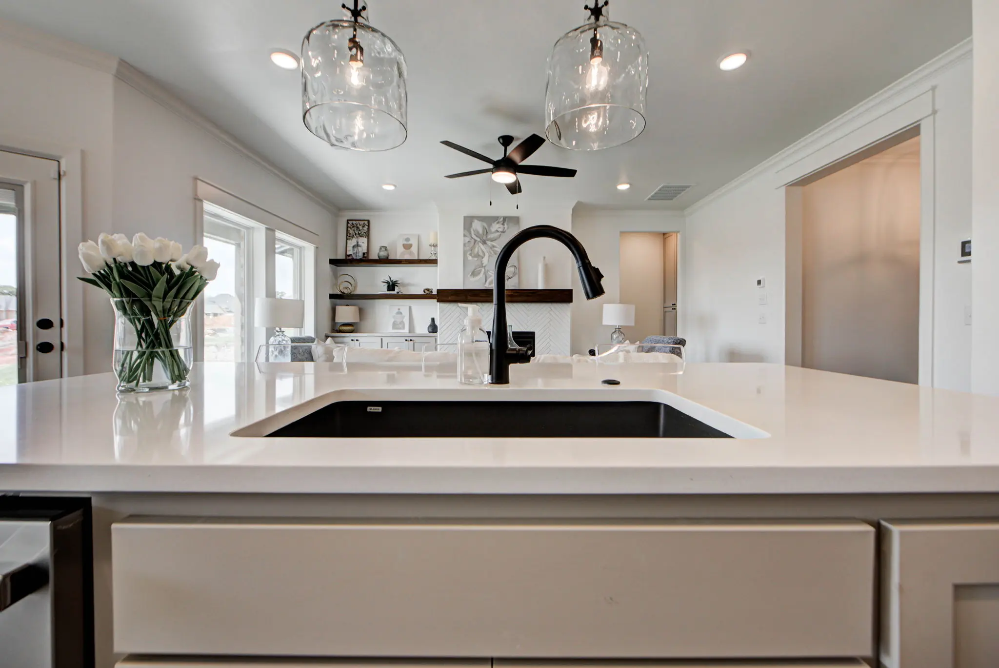Plum Beach - Interior Photo 15