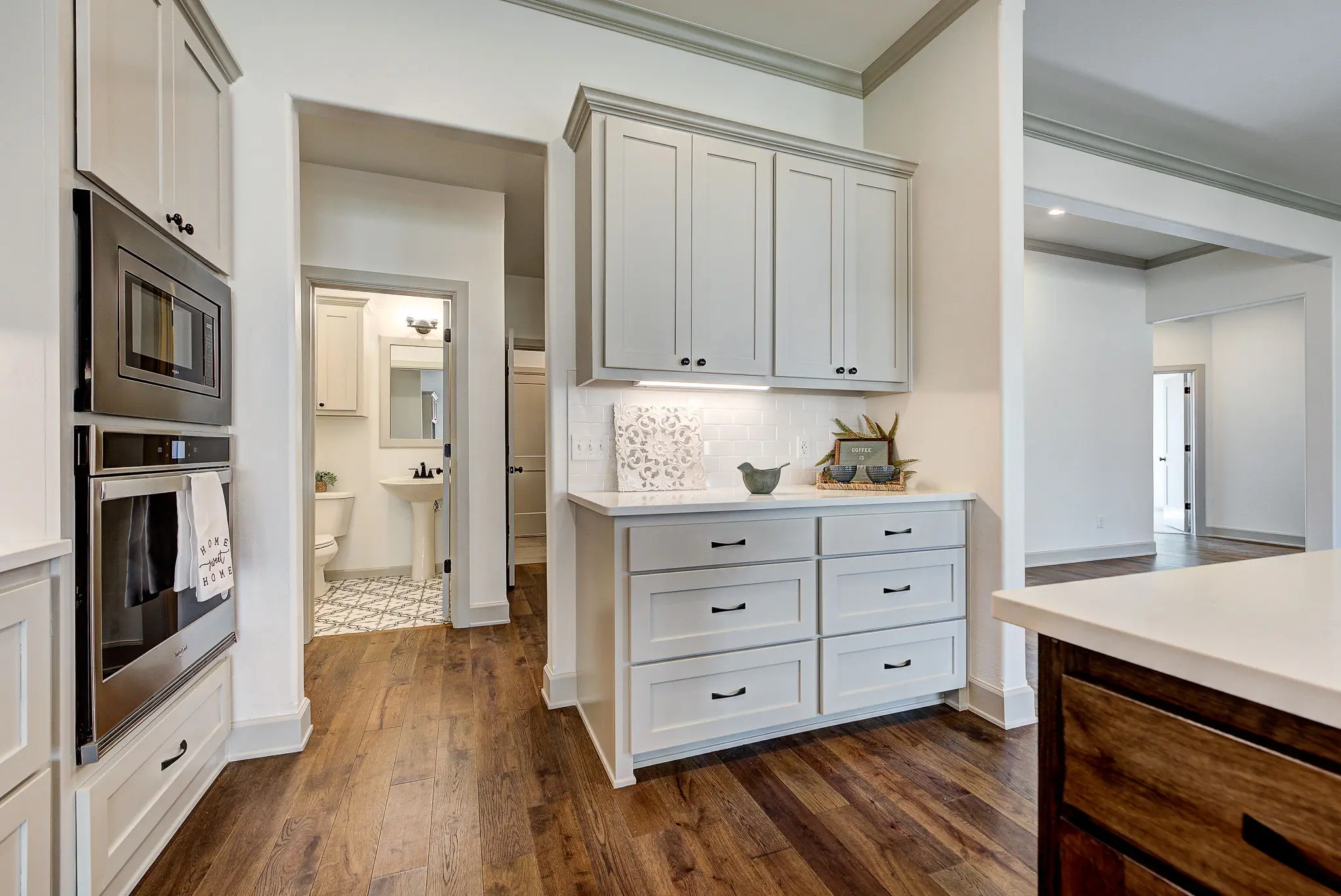 New Haven - Interior Photo 16