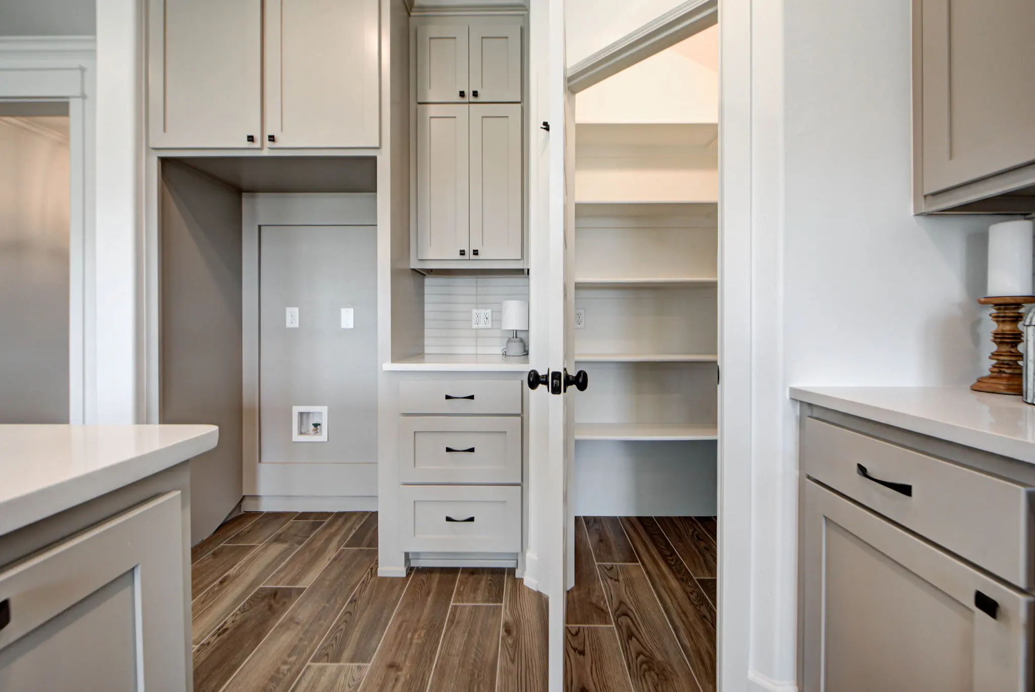 Plum Beach - Interior Photo 17