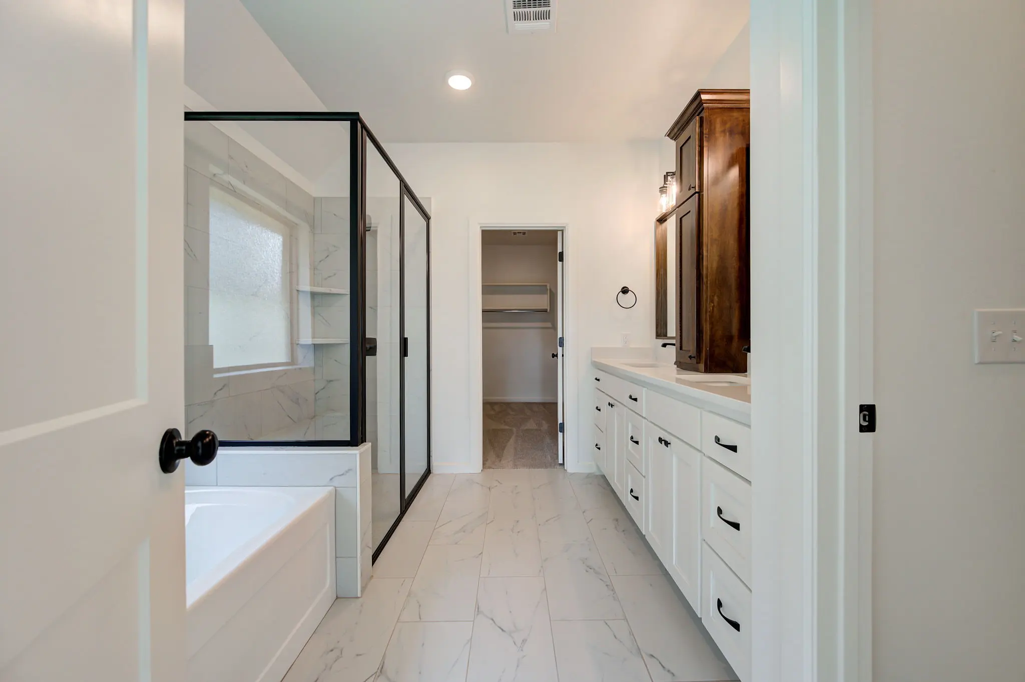 London - Interior Photo 17