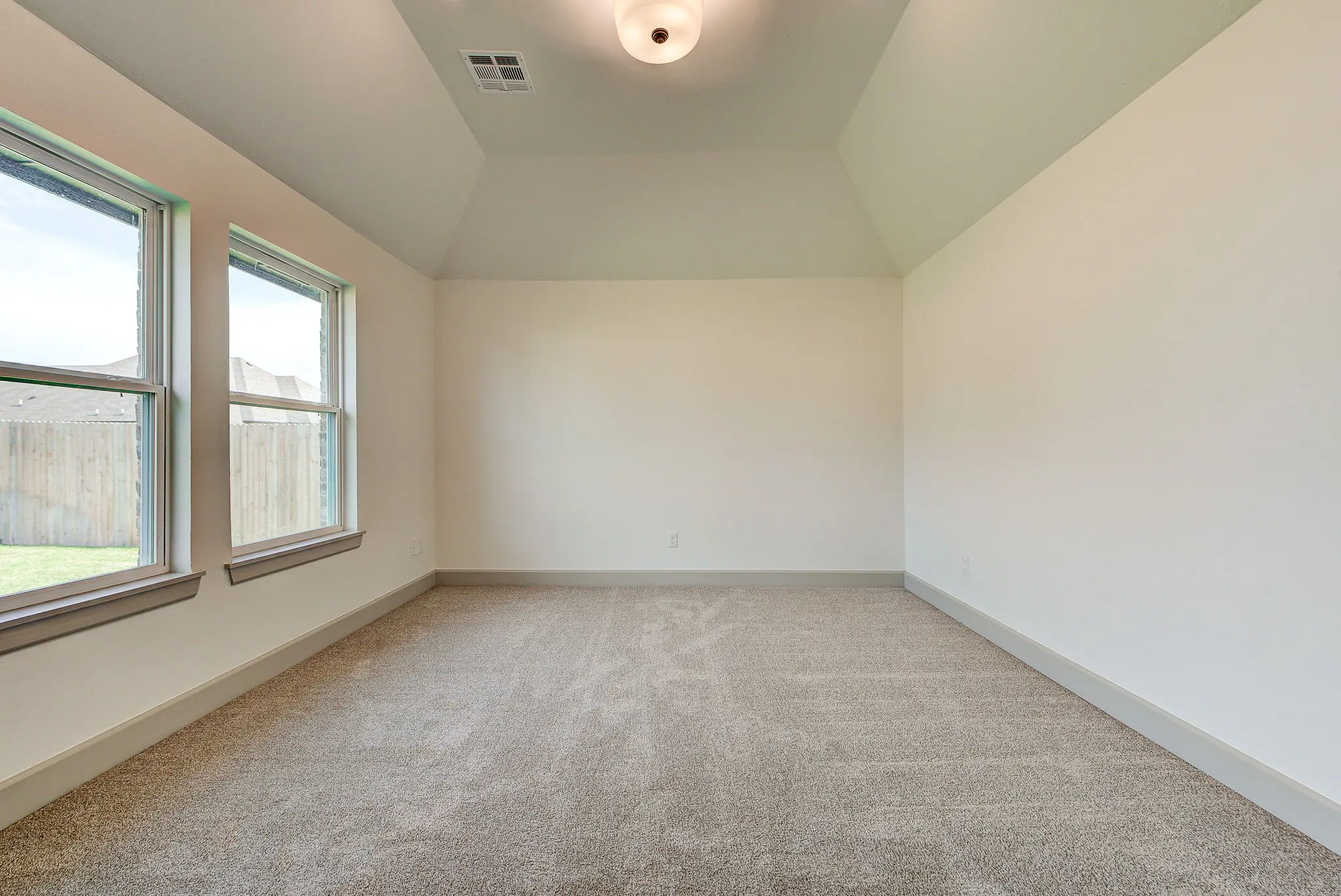 New Haven - Interior Photo 6