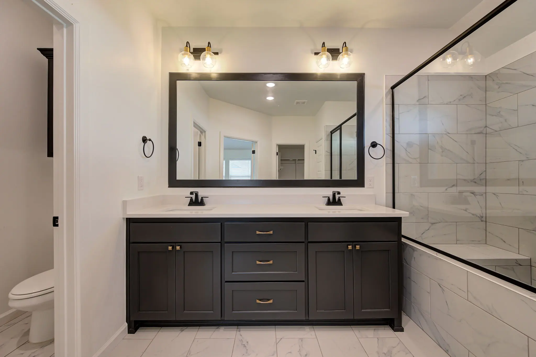 Boston - Interior Photo 24