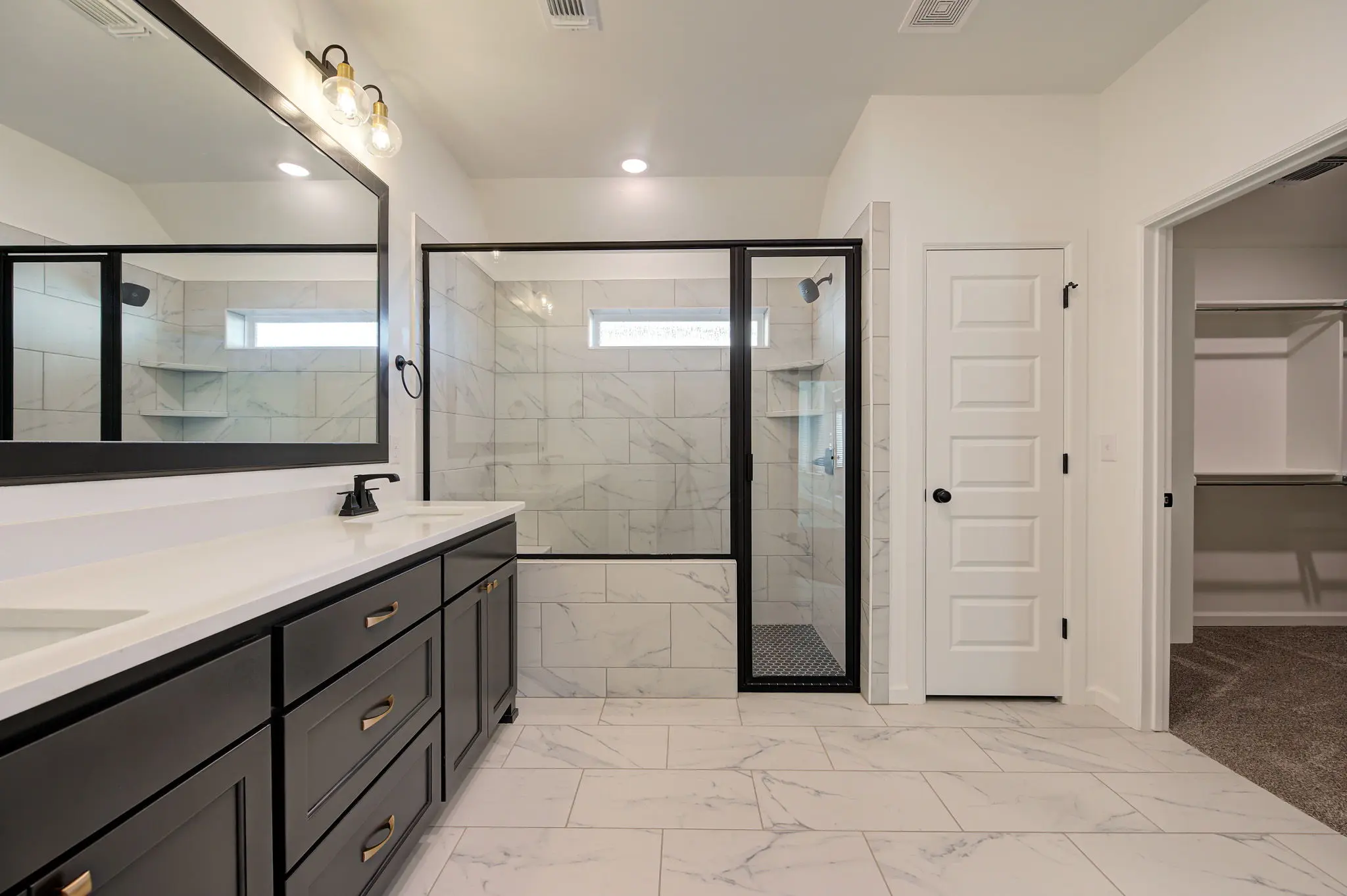 Boston - Interior Photo 25