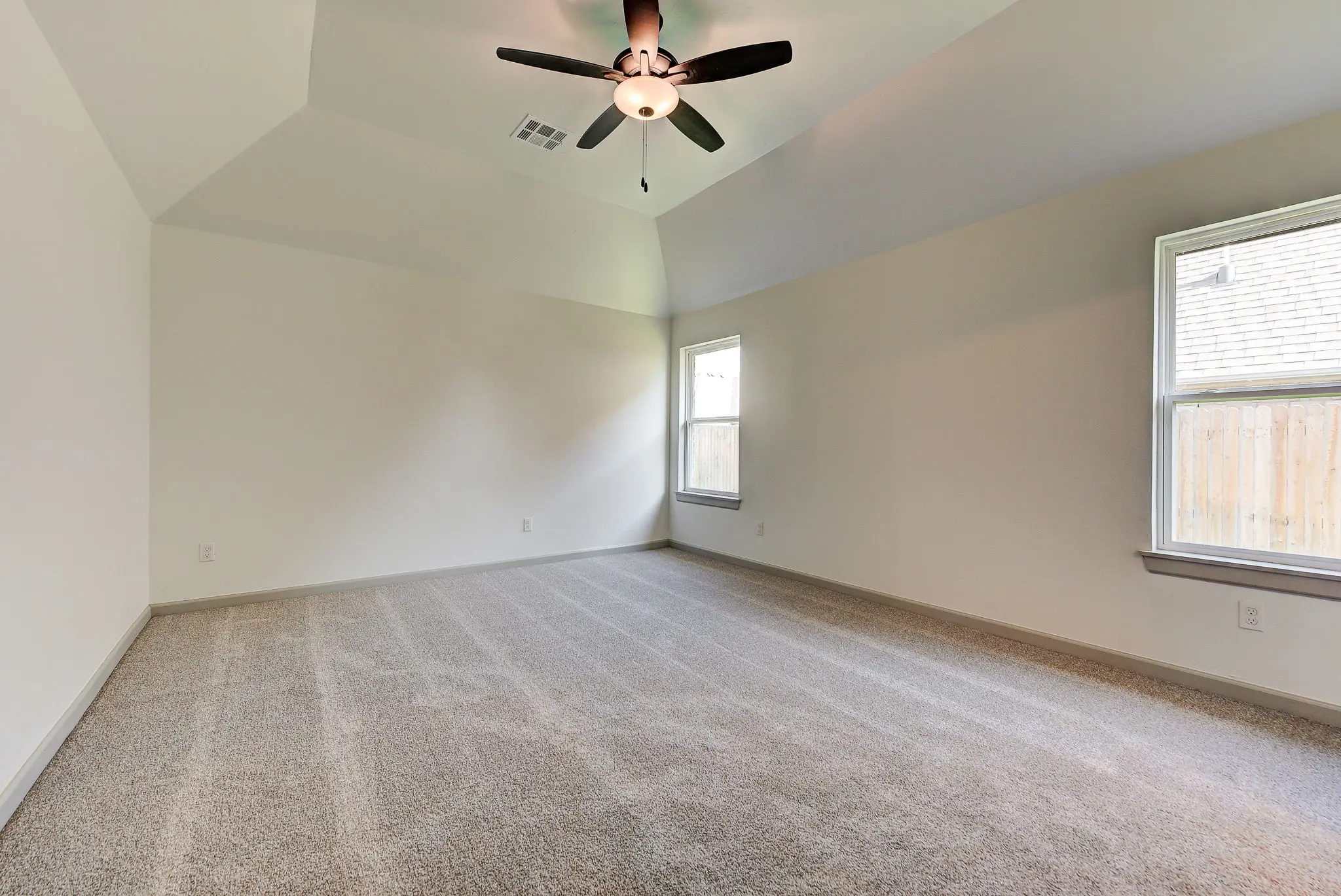 New Haven - Interior Photo 21