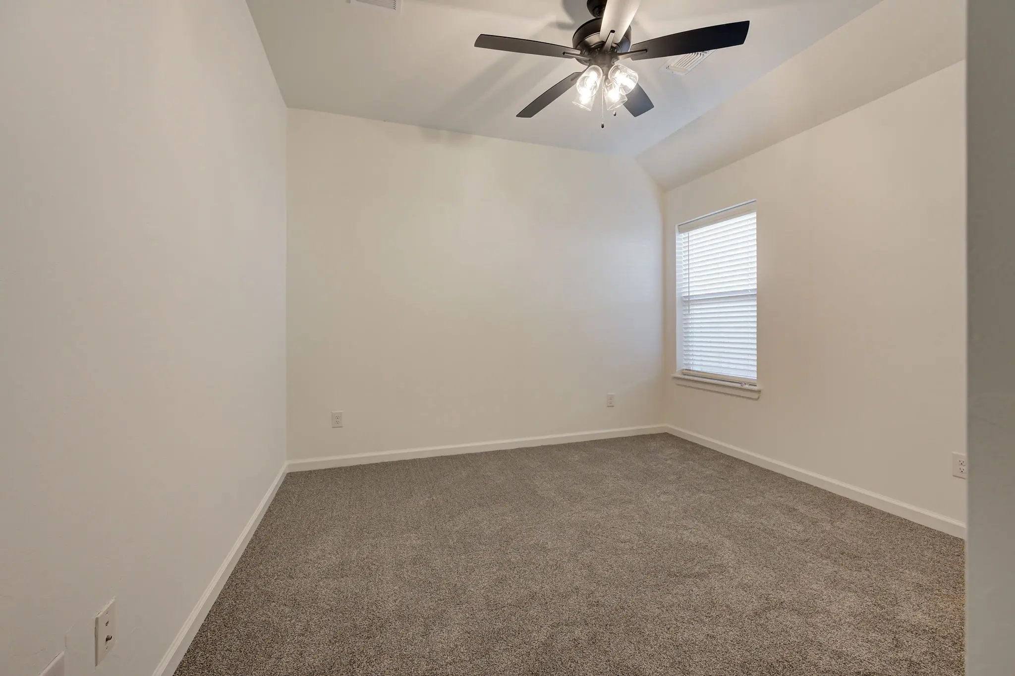 Boston - Interior Photo 28