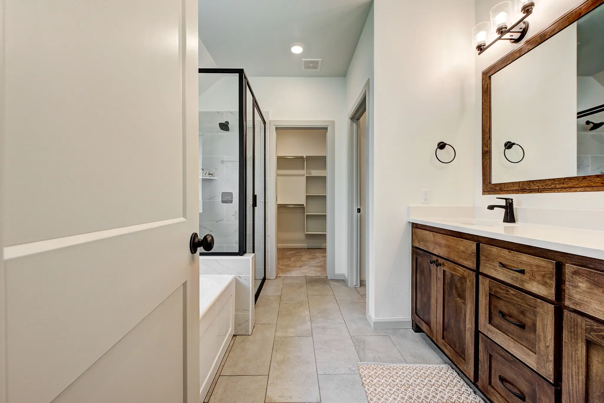 New Haven - Interior Photo 23